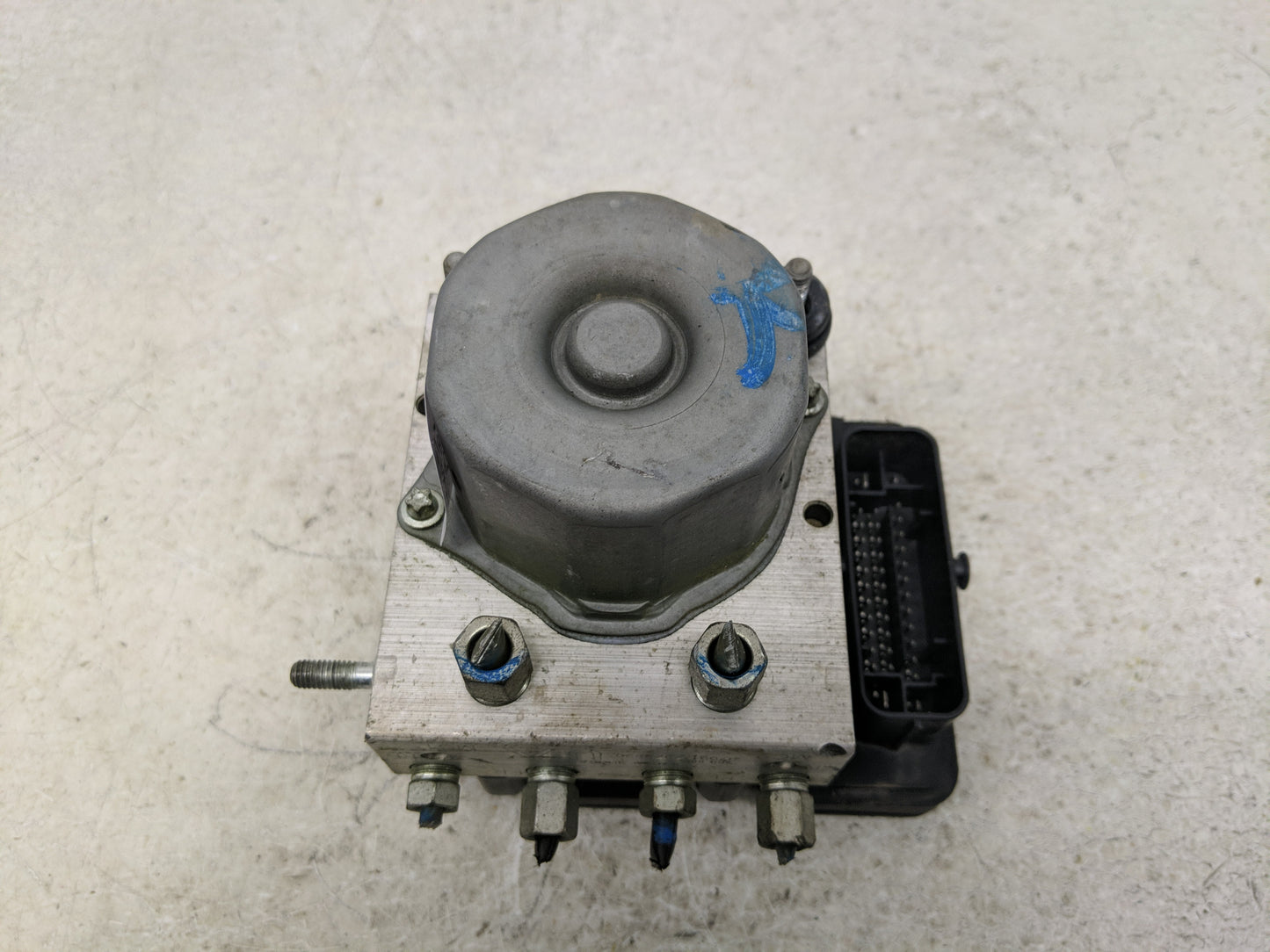 2014-2019 Mercedes-Benz Cla250 ABS Pump Control Module Replacement P/N:0004313700 Fits Fits 2014 2015 2016 2017 2018 2019 OE