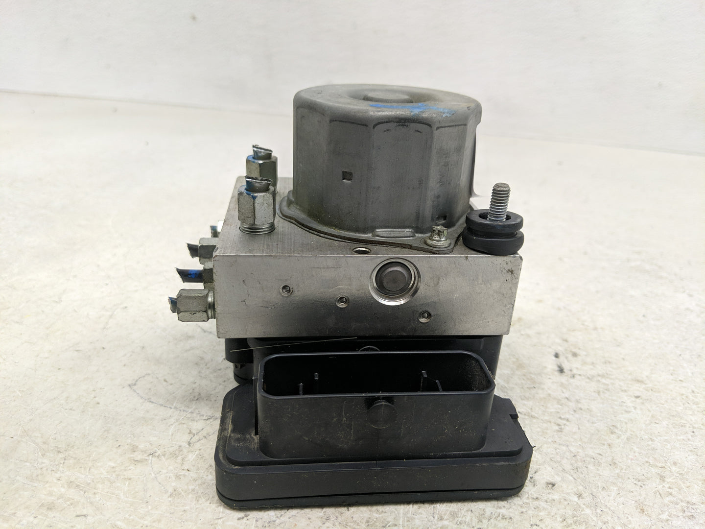 2014-2019 Mercedes-Benz Cla250 ABS Pump Control Module Replacement P/N:0004313700 Fits Fits 2014 2015 2016 2017 2018 2019 OE