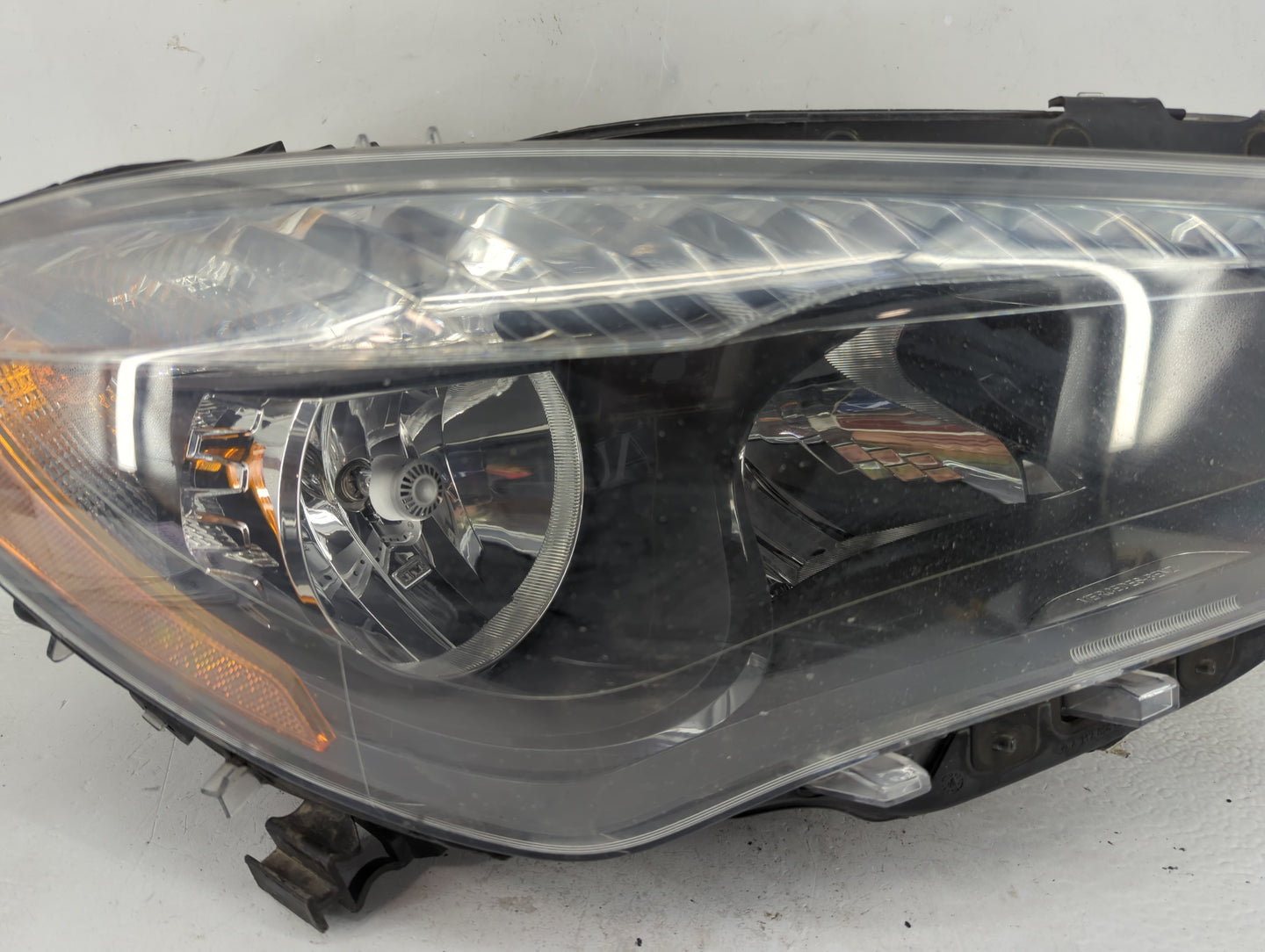 2014 Mercedes-benz Cla250 Passenger Right Oem Head Light Headlight Lamp - Oemusedautoparts1.com