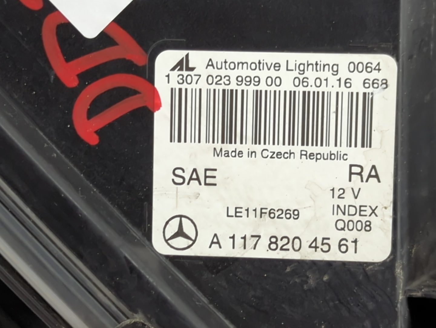 2014 Mercedes-benz Cla250 Passenger Right Oem Head Light Headlight Lamp - Oemusedautoparts1.com