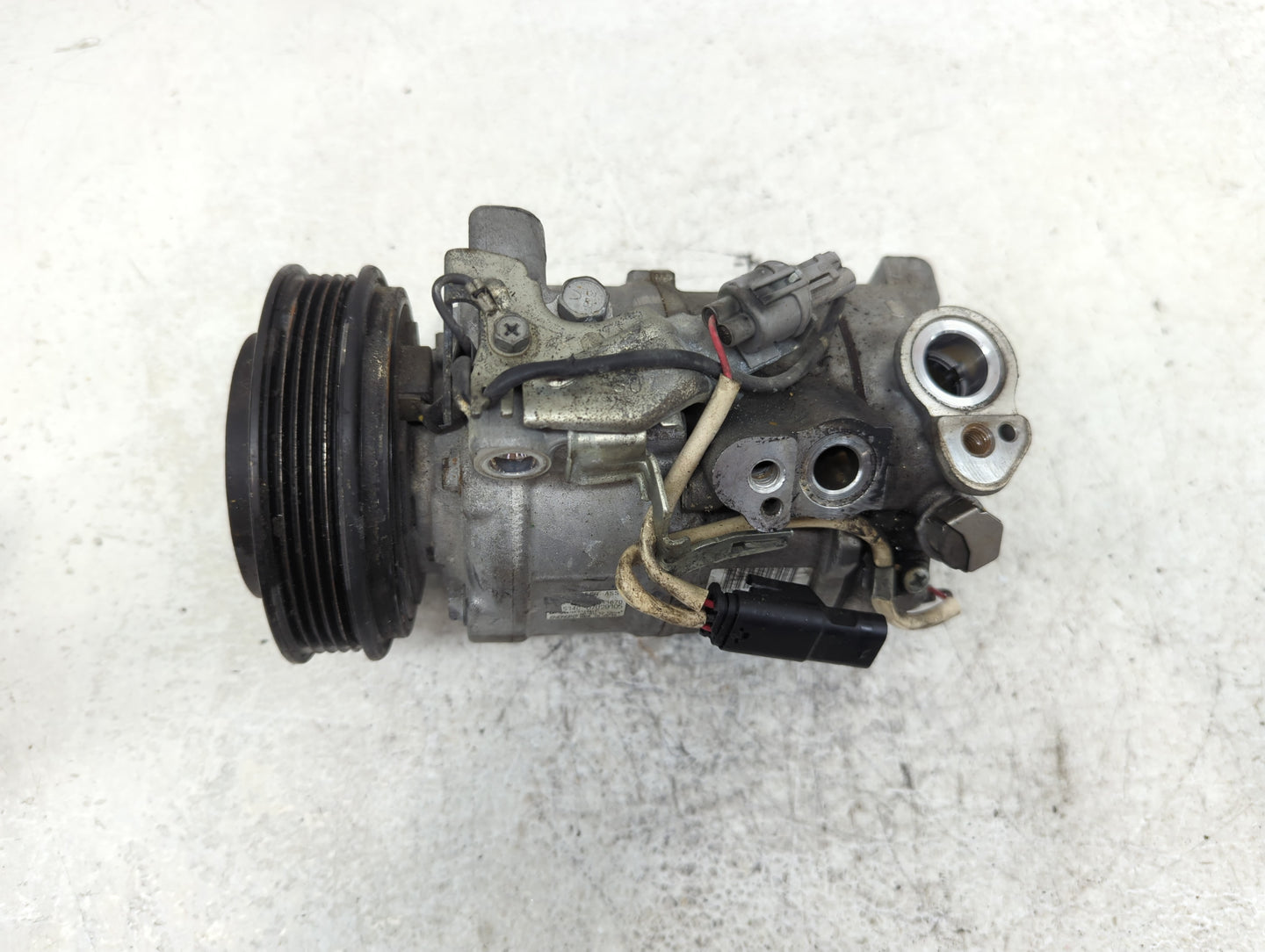 2017-2019 Mercedes-benz Cla250 Air Conditioning A/c Ac Compressor Oem - Oemusedautoparts1.com