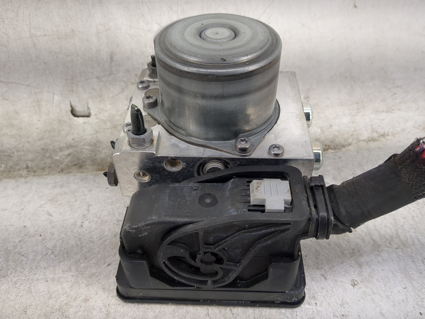 2019 Mercedes-Benz Gclass ABS Pump Control Module Replacement P/N:A2059005744 A008M906, A008N064-A, 54088307, 2059005744 Fit