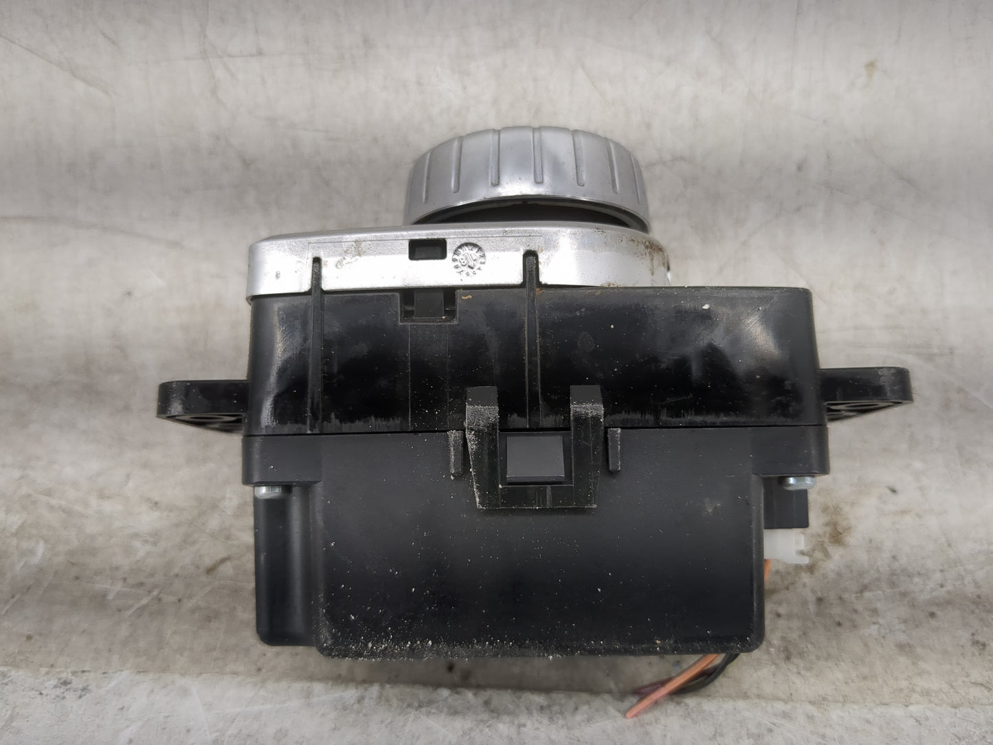 2019 Mercedes-Benz Gla250 Radio AM FM Cd Player Receiver Replacement P/N:A2469009815 A2469010706, A2469022703 Fits OEM Used 