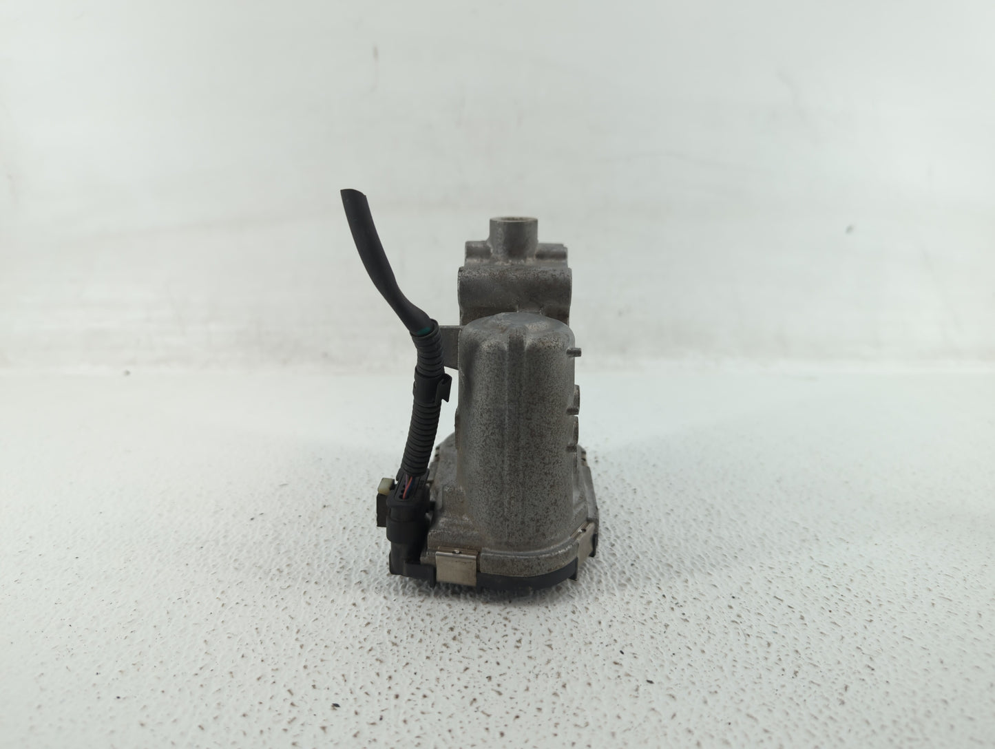 2015-2020 Mercedes-Benz Gla250 Throttle Body P/N:A 270 141 00 25 2701410025 Fits Fits 2013 2014 2015 2016 2017 2018 2019 202