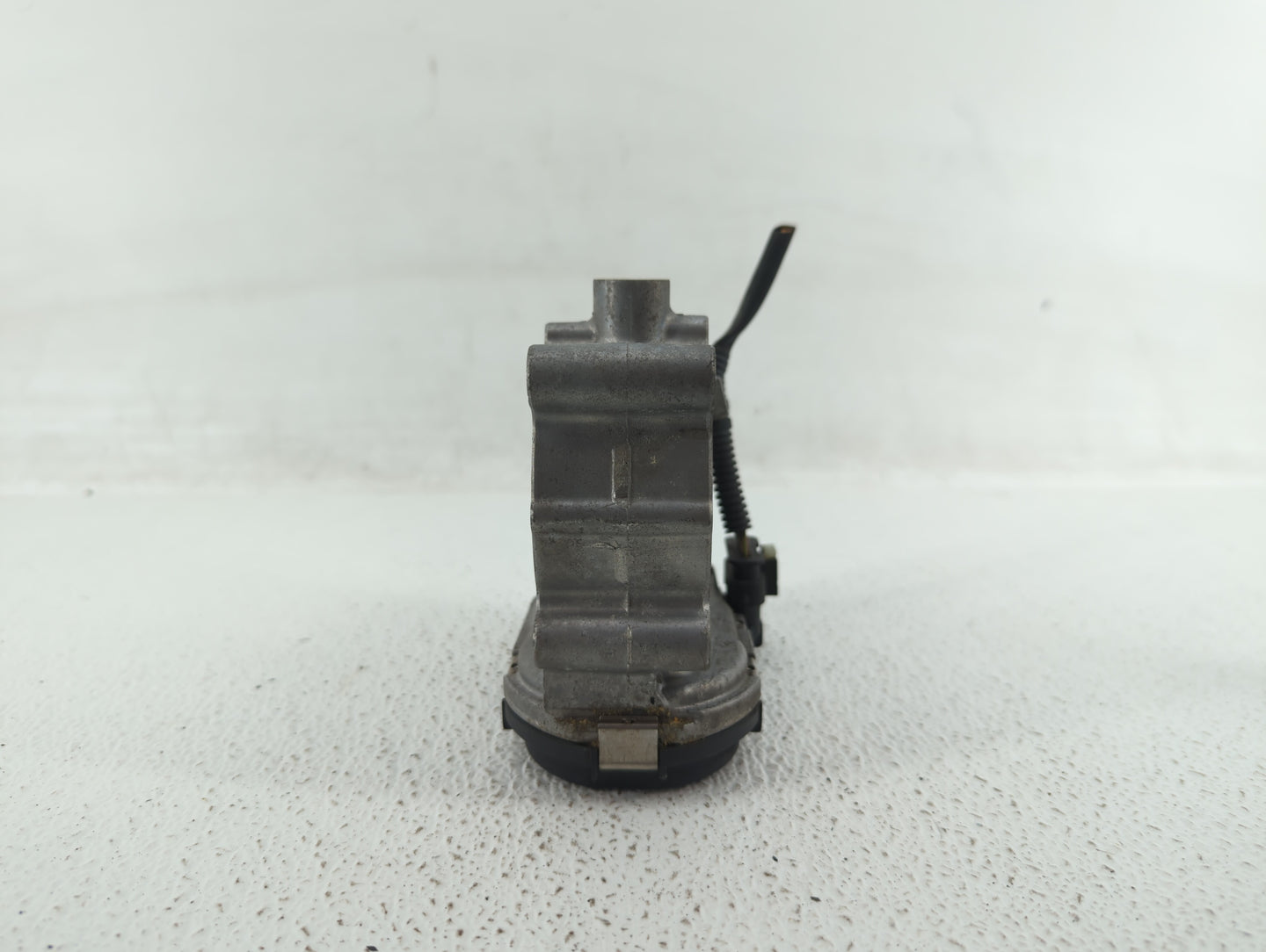 2015-2020 Mercedes-Benz Gla250 Throttle Body P/N:A 270 141 00 25 2701410025 Fits Fits 2013 2014 2015 2016 2017 2018 2019 202