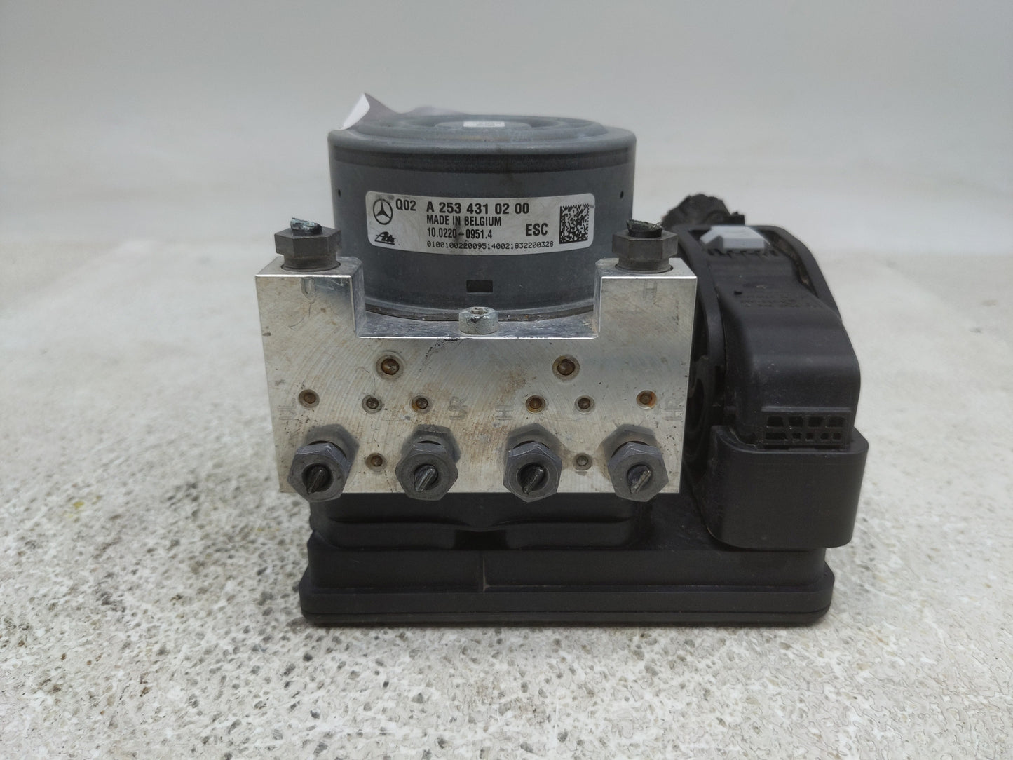 2017-2019 Mercedes-Benz Glc300 ABS Pump Control Module Replacement P/N:A 253 431 02 00 Fits Fits 2017 2018 2019 OEM Used Aut