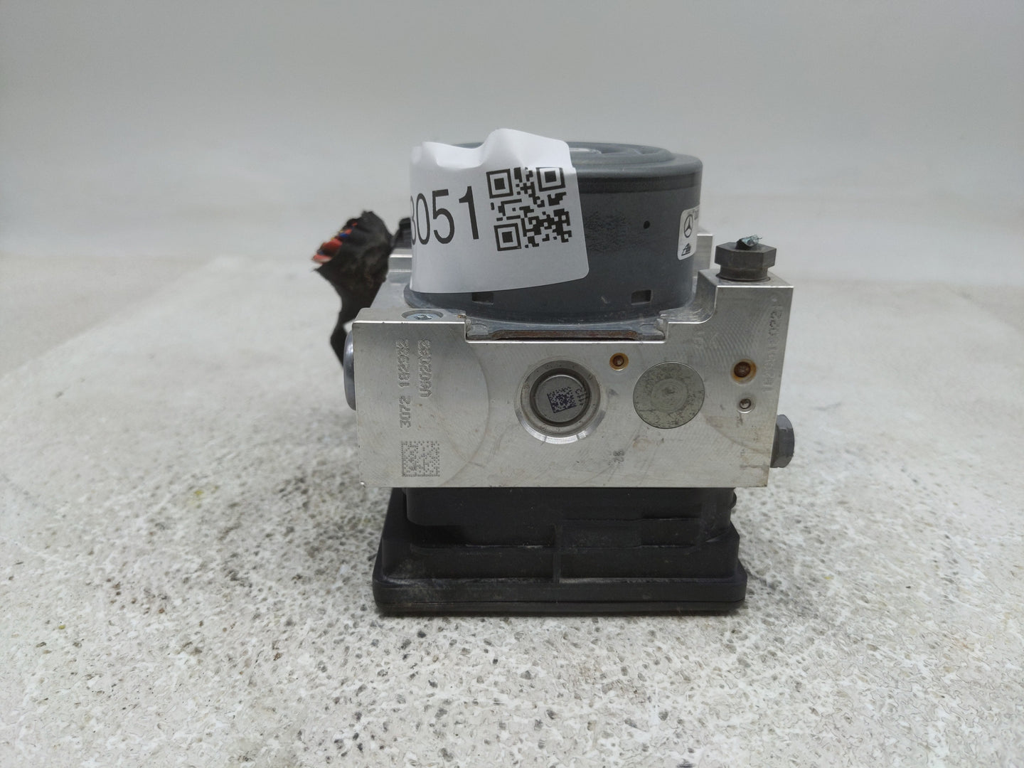 2017-2019 Mercedes-Benz Glc300 ABS Pump Control Module Replacement P/N:A 253 431 02 00 Fits Fits 2017 2018 2019 OEM Used Aut