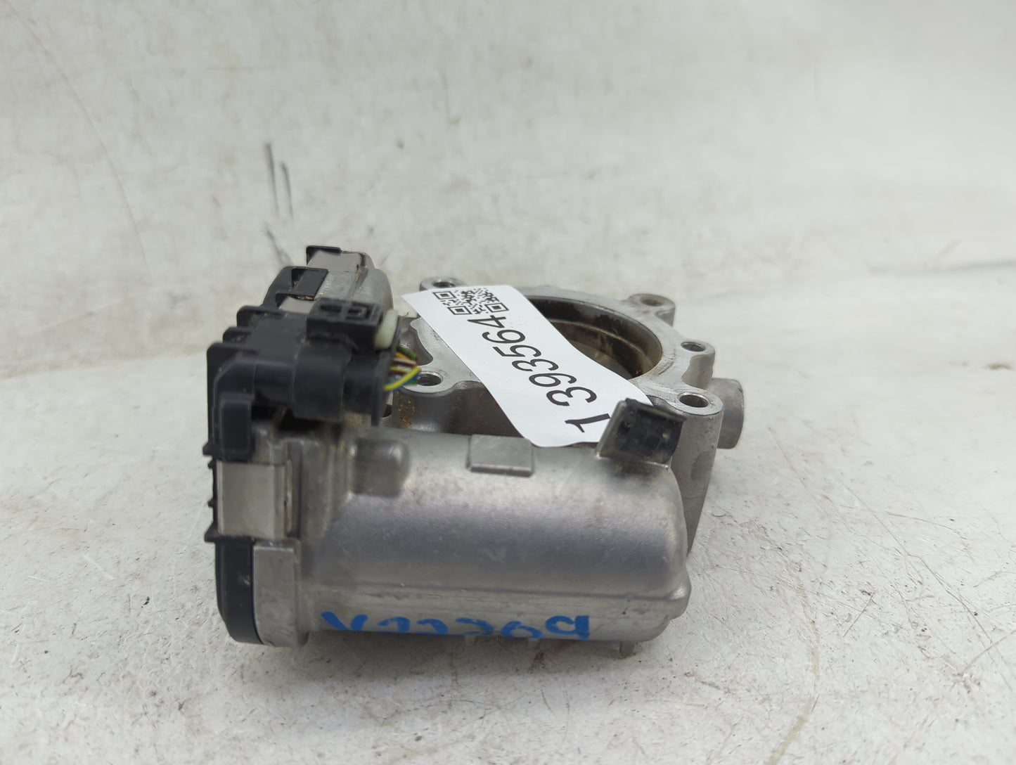2016-2019 Mercedes-Benz Glc300 Throttle Body P/N:A2701410025 Fits Fits 2013 2014 2015 2016 2017 2018 2019 2020 2021 OEM Used
