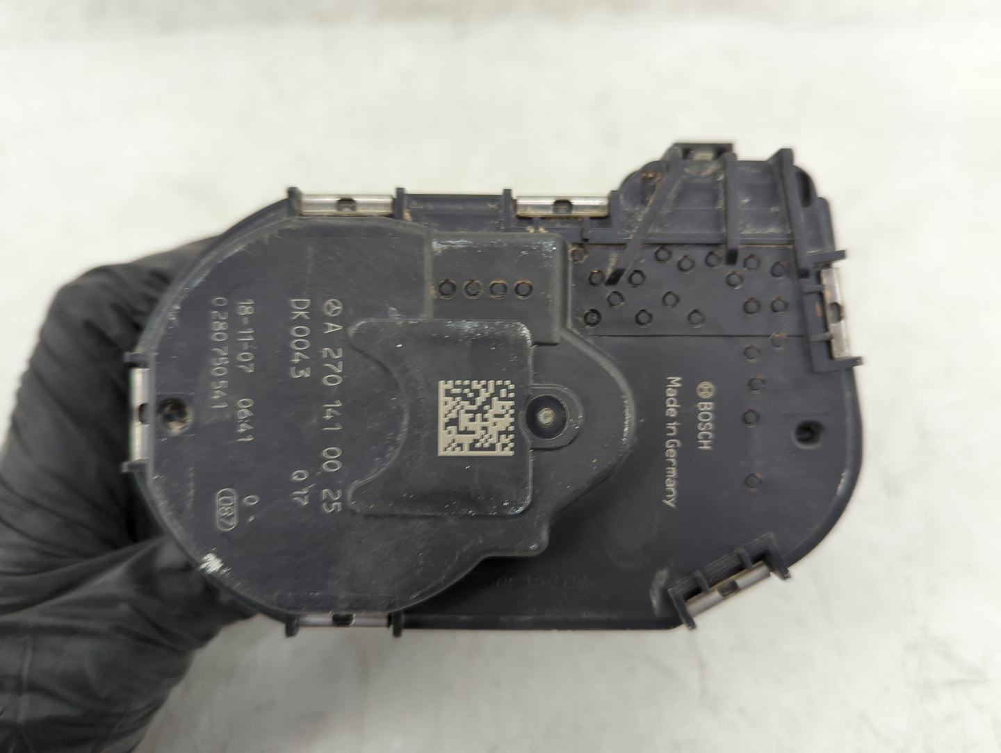 2016-2019 Mercedes-Benz Glc300 Throttle Body P/N:A2701410025 Fits Fits 2013 2014 2015 2016 2017 2018 2019 2020 2021 OEM Used