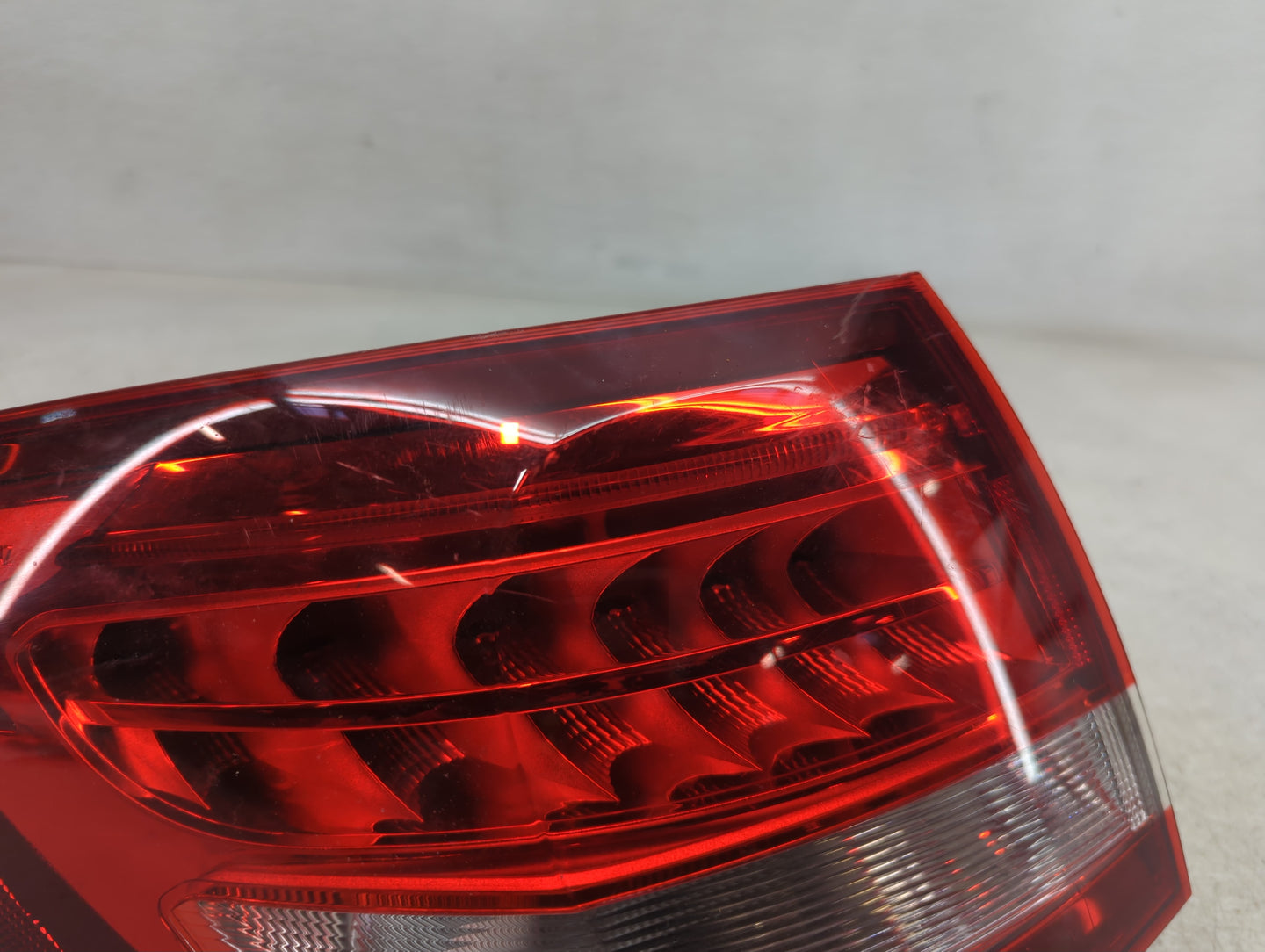 2016-2019 Mercedes-Benz Glc300 Tail Light Assembly Driver Left OEM P/N:A2539060700 Fits Fits 2016 2017 2018 2019 OEM Used Au