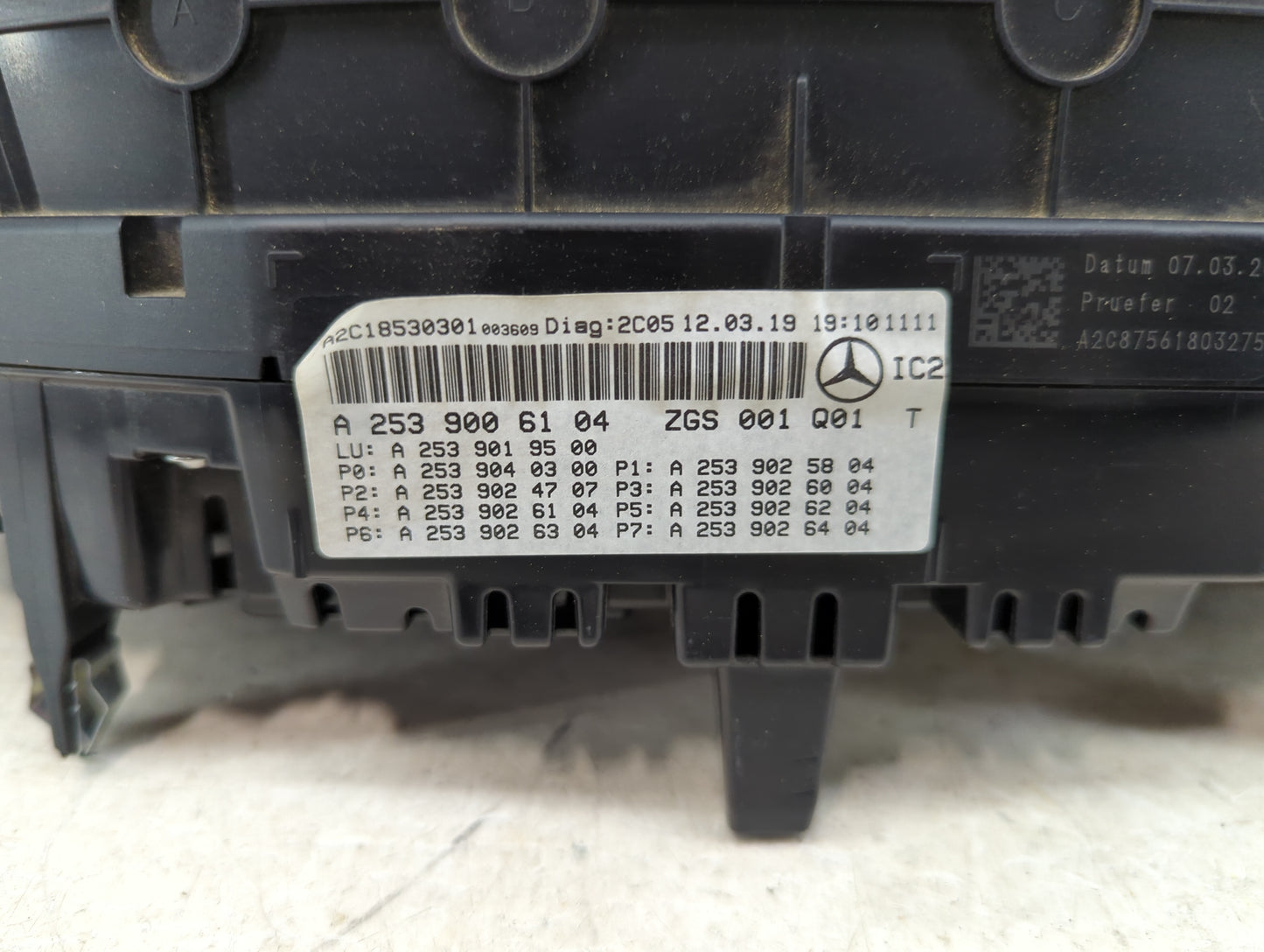 2019 Mercedes-Benz Glc300 Instrument Cluster Speedometer Gauges P/N:A 253 900 61 04 Miles: Fits Fits 2018 OEM Used Auto Part