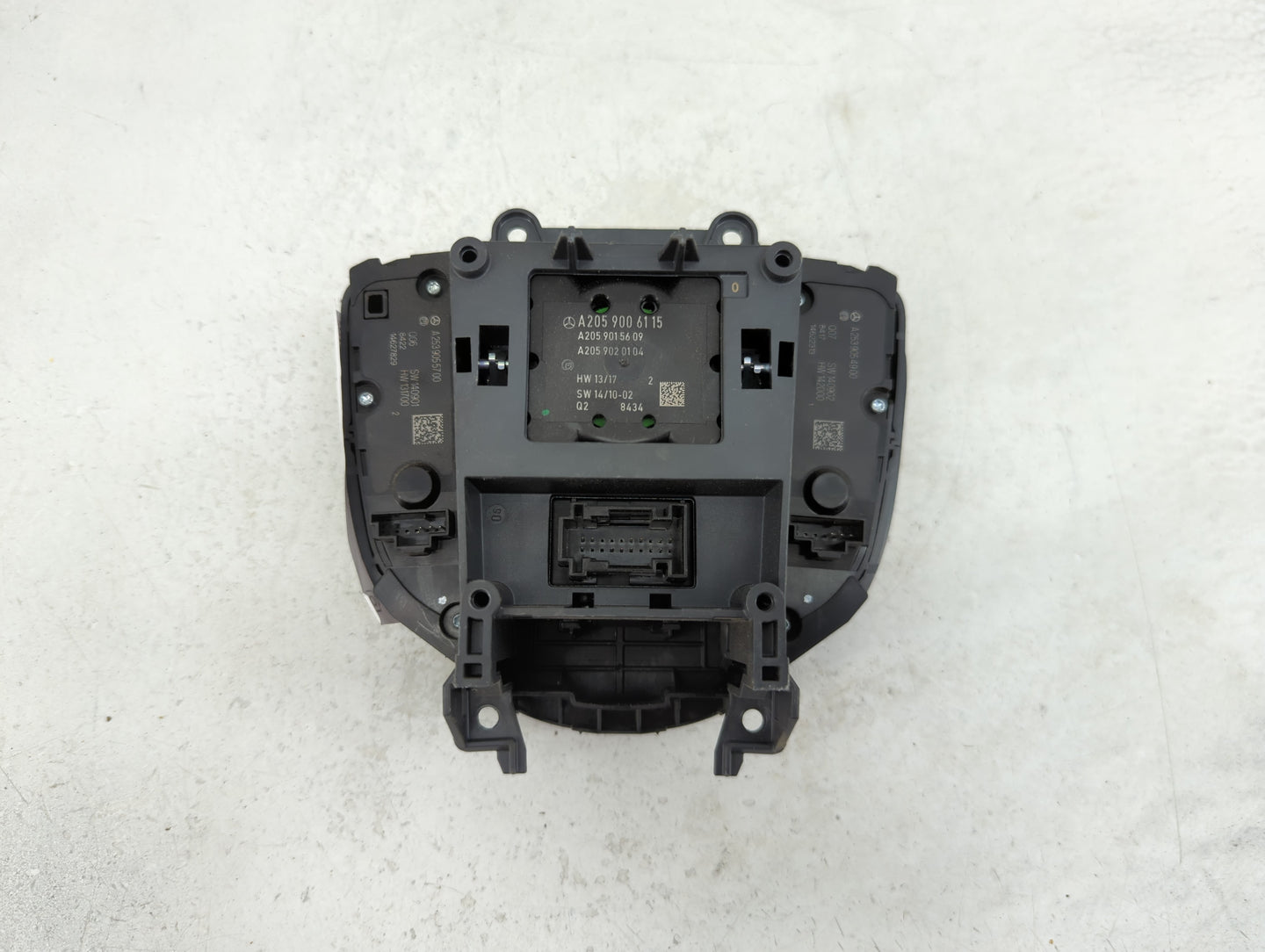 2016-2019 Mercedes-Benz Glc300 Radio AM FM Cd Player Receiver Replacement P/N:A 205 902 01 04 A 205 901 56 09 Fits OEM Used 