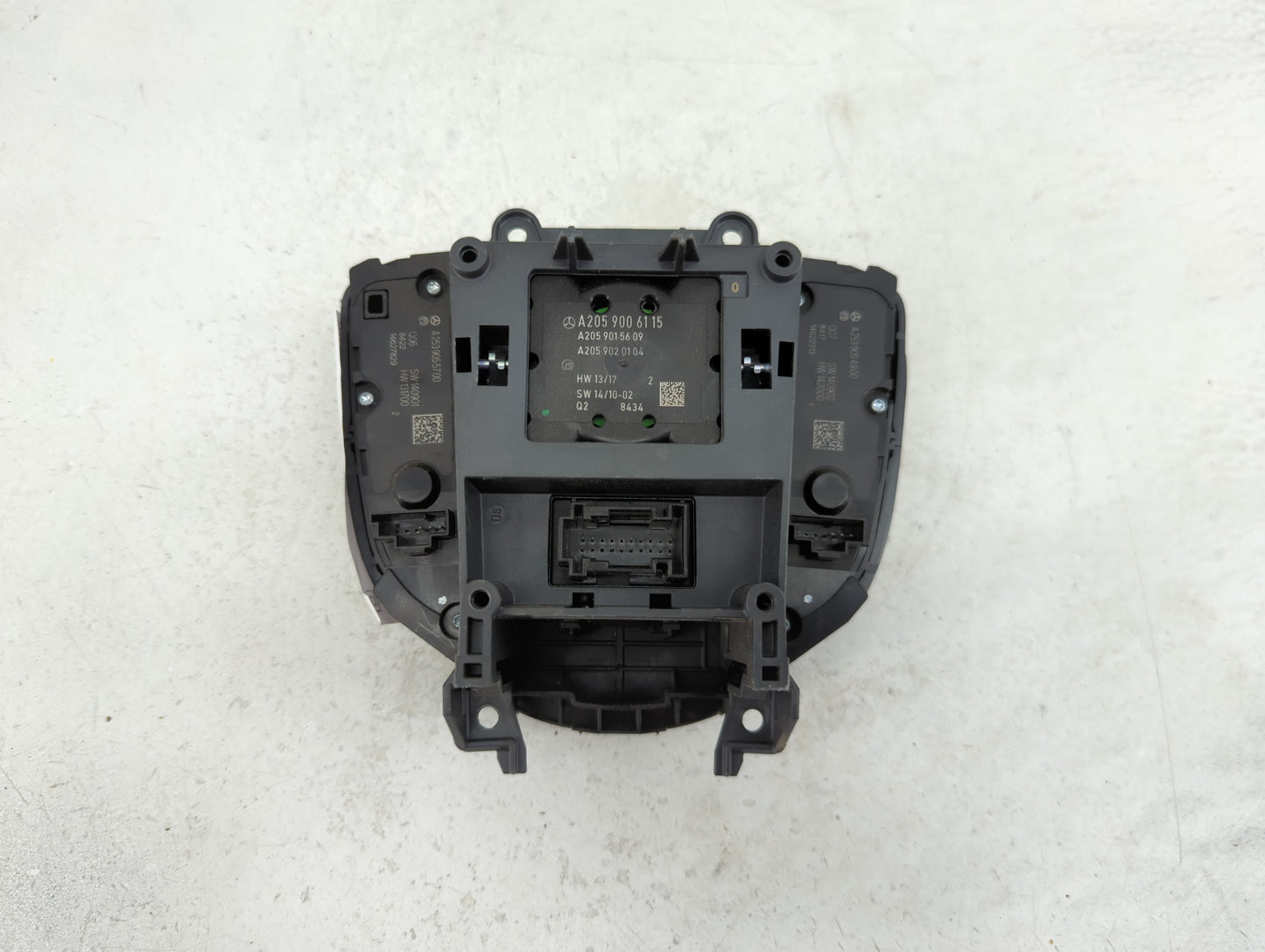 2016-2019 Mercedes-Benz Glc300 Radio AM FM Cd Player Receiver Replacement P/N:A 205 902 01 04 A 205 901 56 09 Fits OEM Used 