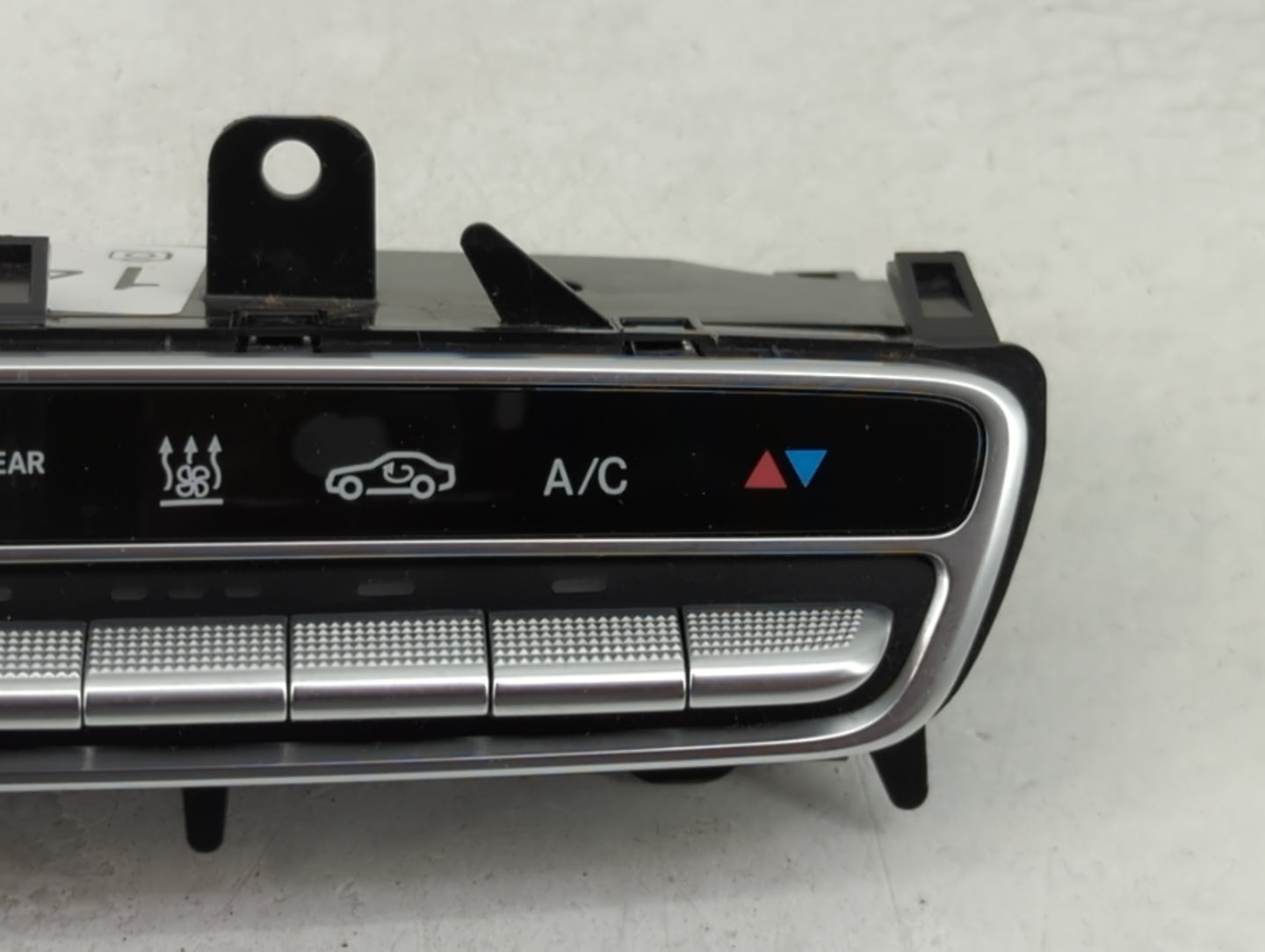 2019 Mercedes-Benz Glc300 Climate Control Module Temperature AC/Heater Replacement P/N:A2059054315 A2C1600250101 Fits OEM Us