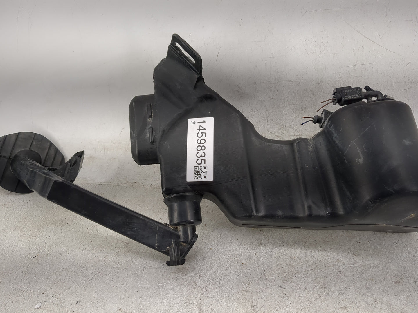 2016 Mercedes-benz Glc300 Windshield Washer Fluid Reservoir Bottle Oem - Oemusedautoparts1.com