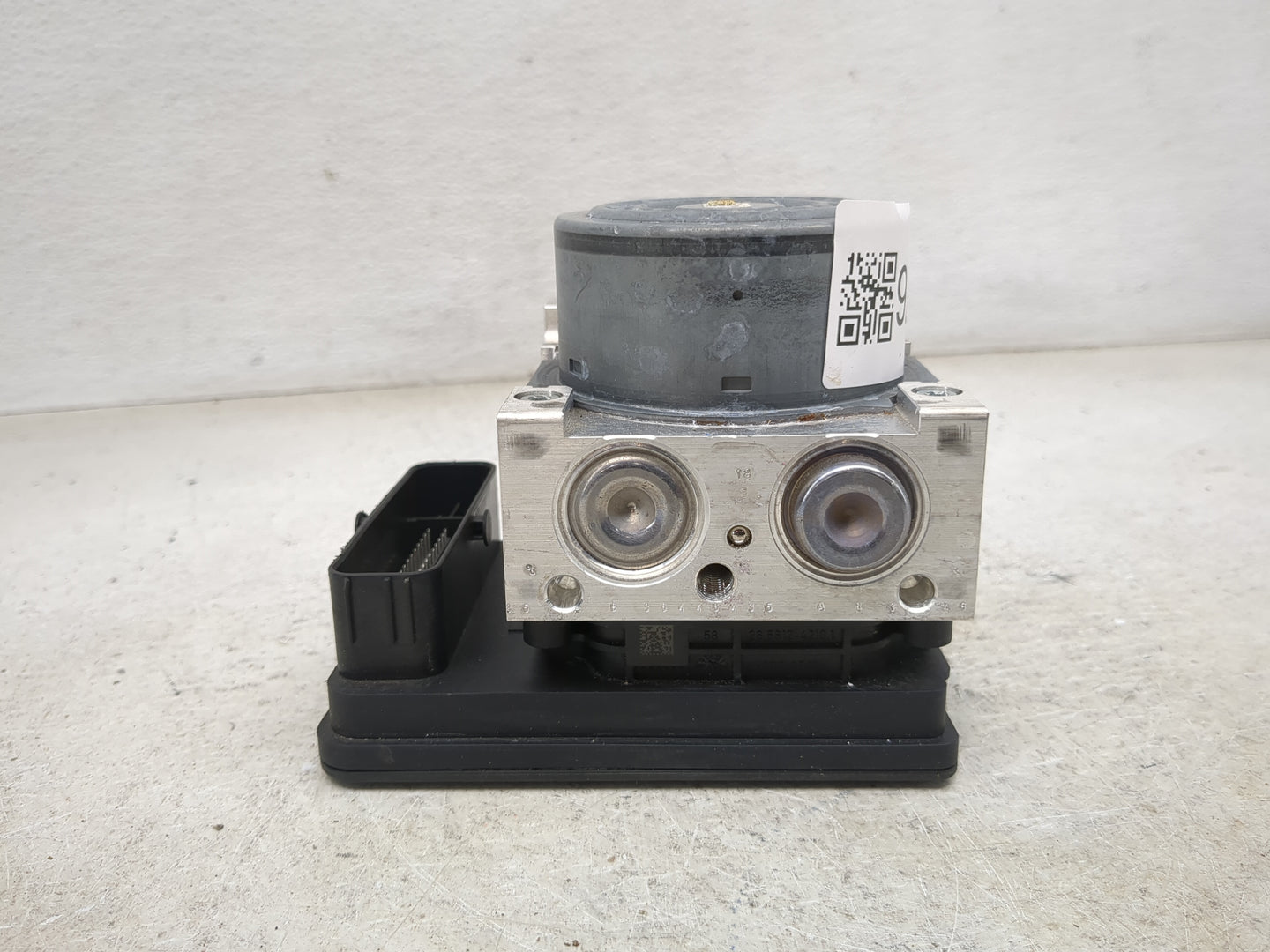 2017-2019 Mercedes-Benz Glc300 ABS Pump Control Module Replacement P/N:A 253 431 02 00 Fits Fits 2017 2018 2019 OEM Used Aut