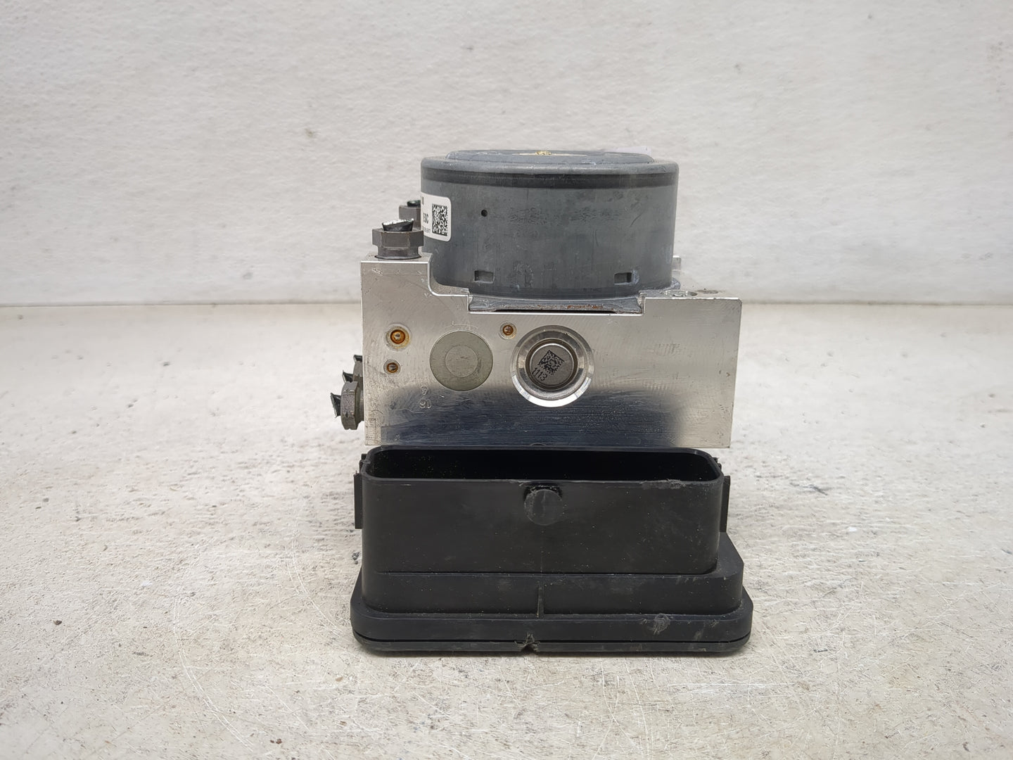 2017-2019 Mercedes-Benz Glc300 ABS Pump Control Module Replacement P/N:A 253 431 02 00 Fits Fits 2017 2018 2019 OEM Used Aut