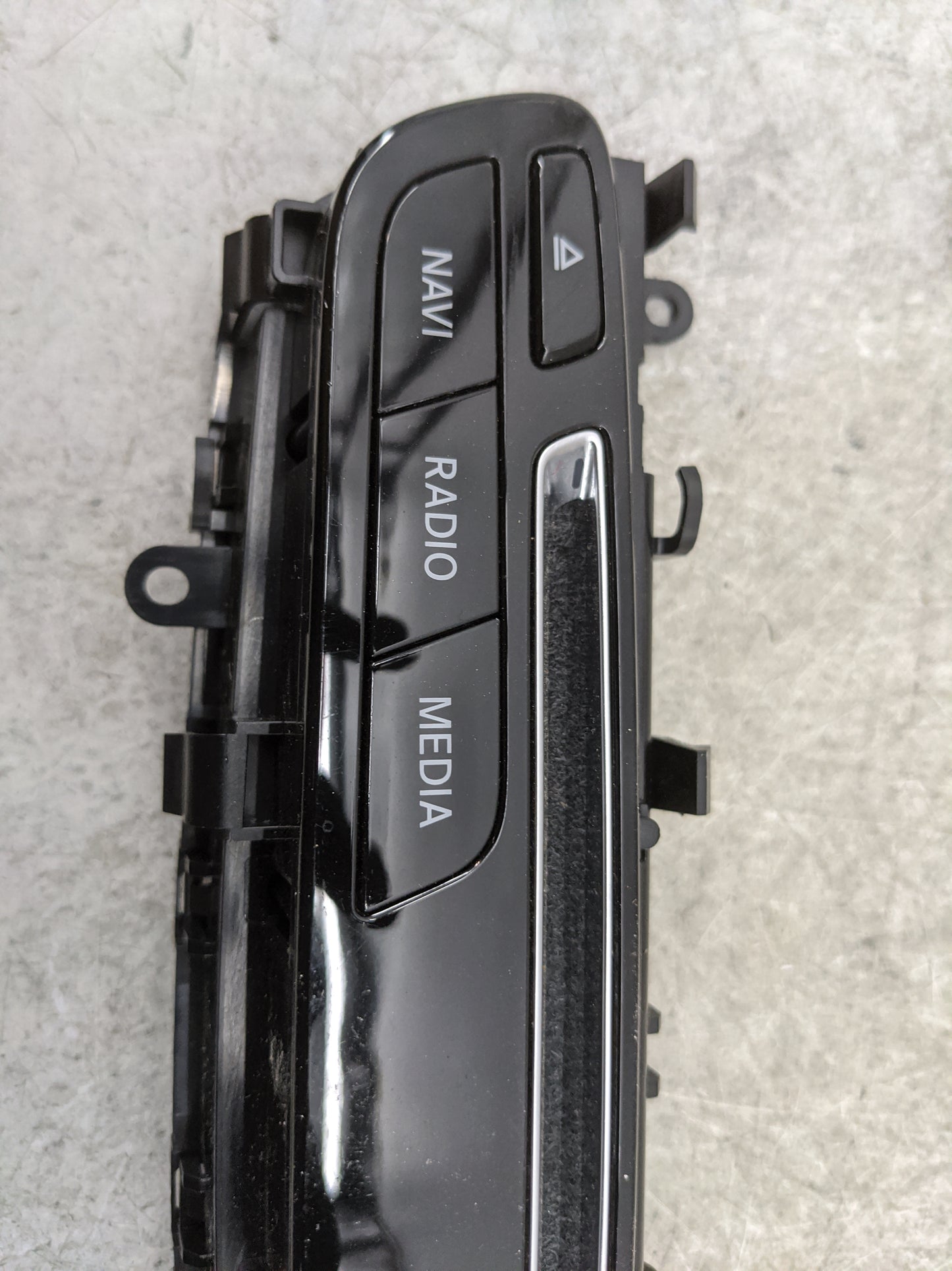 2016-2019 Mercedes-Benz Glc300 Radio AM FM Cd Player Receiver Replacement P/N:A2059055201 Fits Fits 2015 2016 2017 2018 2019