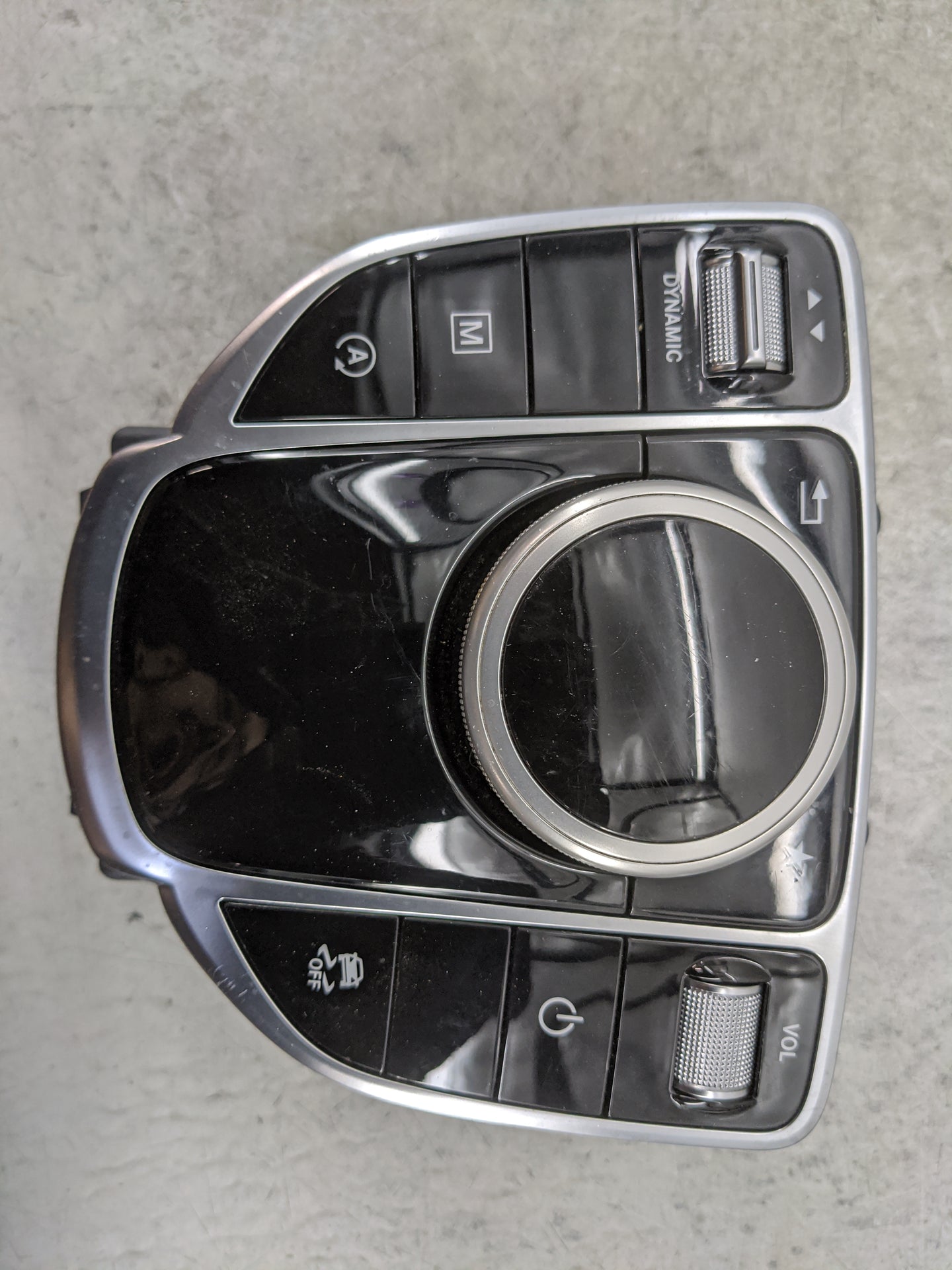 2016-2019 Mercedes-Benz Glc300 Radio AM FM Cd Player Receiver Replacement P/N:A2059006115 A2059015609 Fits OEM Used Auto Par