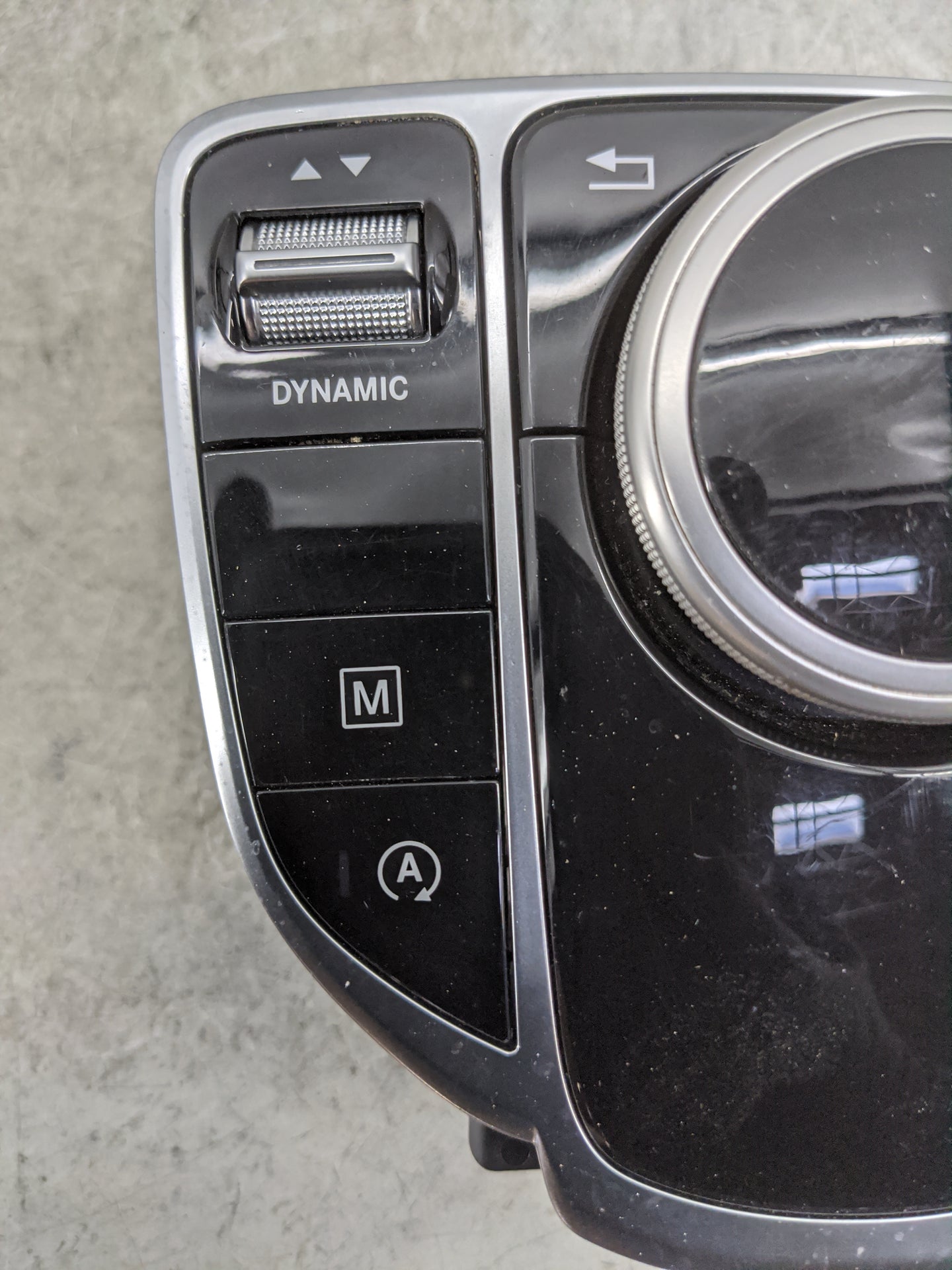 2016-2019 Mercedes-Benz Glc300 Radio AM FM Cd Player Receiver Replacement P/N:A2059006115 A2059015609 Fits OEM Used Auto Par