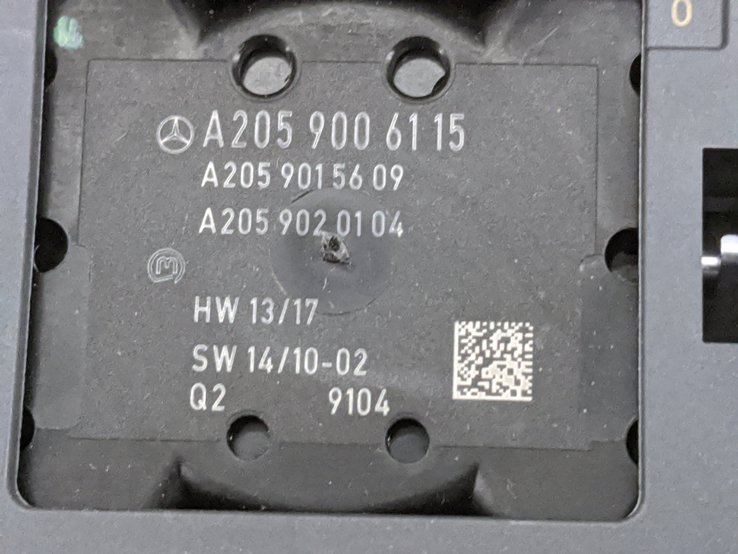 2016-2019 Mercedes-Benz Glc300 Radio AM FM Cd Player Receiver Replacement P/N:A2059006115 A2059015609 Fits OEM Used Auto Par