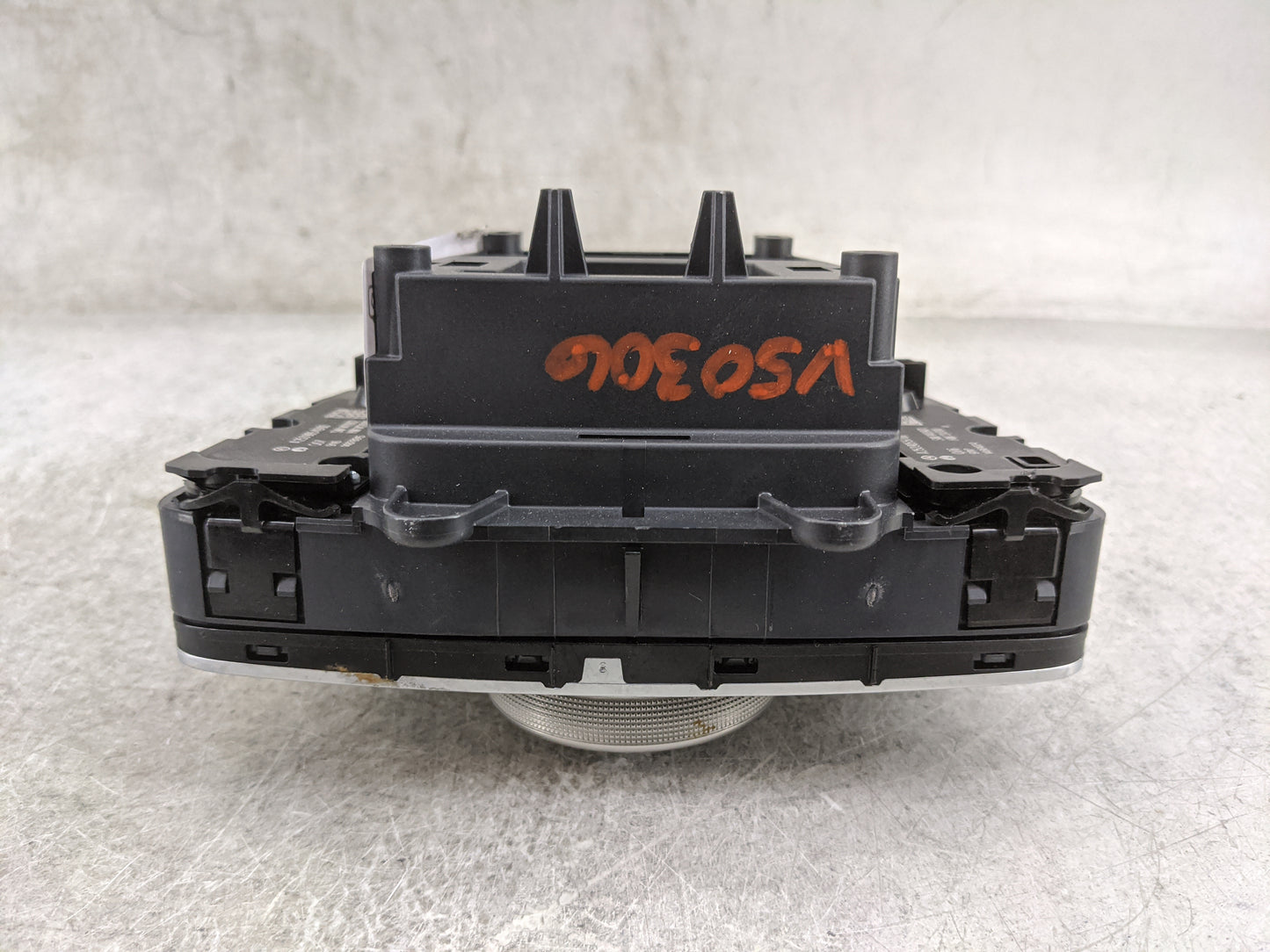 2016-2019 Mercedes-Benz Glc300 Radio AM FM Cd Player Receiver Replacement P/N:A2059006115 A2059015609 Fits OEM Used Auto Par
