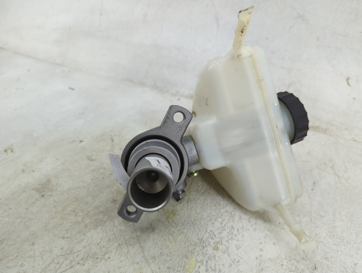 2016-2019 Mercedes-benz Glc300 Brake Master Cylinder - Oemusedautoparts1.com