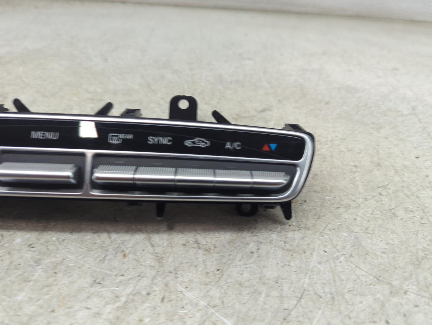 2016-2019 Mercedes-Benz Glc300 Climate Control Module Temperature AC/Heater Replacement P/N:A2059054215 A2C1600170101 Fits O