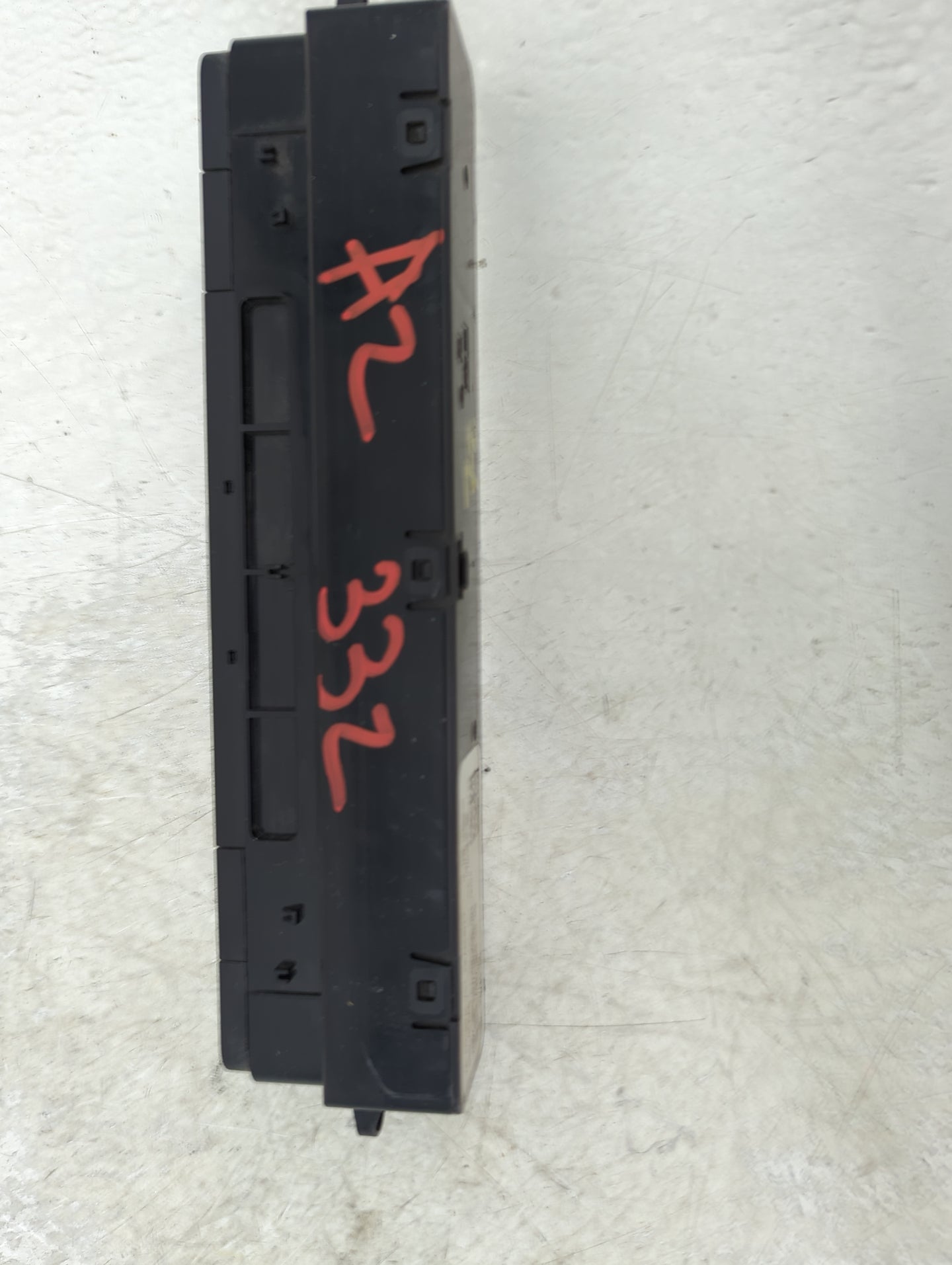 2019 Mercedes-Benz Sprinter 2500 Radio AM FM Cd Player Receiver Replacement P/N:A9079025503 Fits OEM Used Auto Parts - Oemus