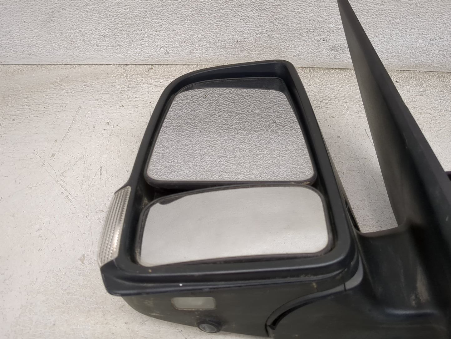 2019 Mercedes-Benz Sprinter 2500 Driver Side View Mirror - Left Door Mirror OEM Used - Oemusedautoparts1.com