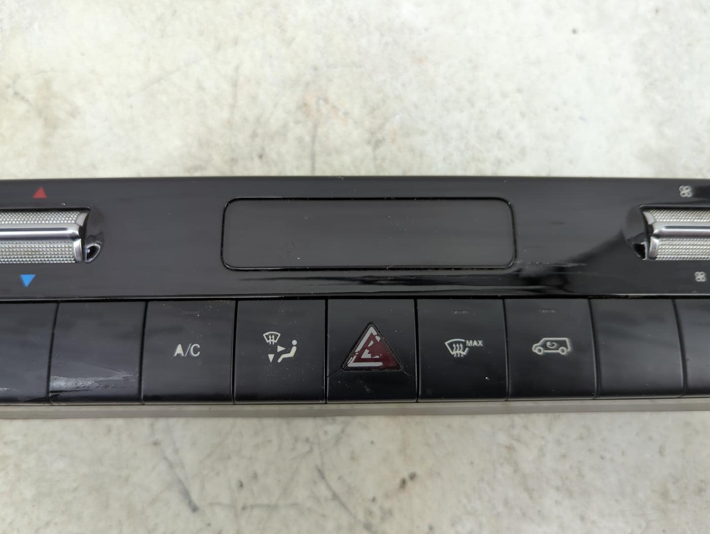 2019 Mercedes-Benz Sprinter 2500 Climate Control Module Temperature AC/Heater Replacement Fits OEM Used Auto Parts - Oemused