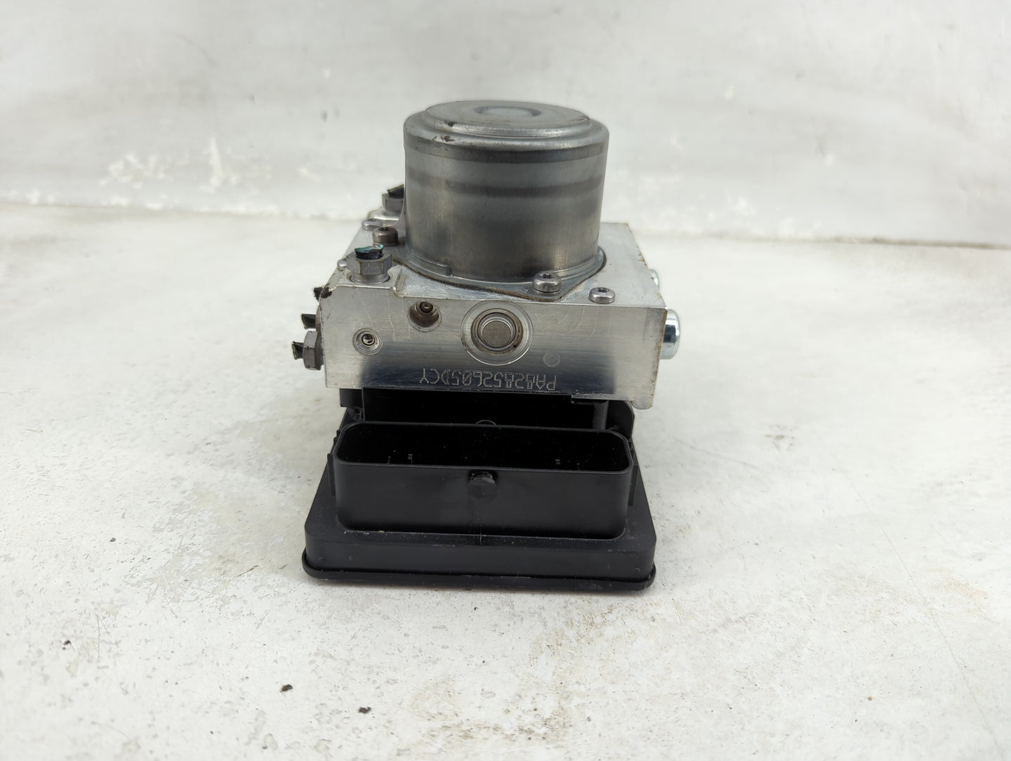 2019 Mercedes C300 ABS Pump Control Module Replacement P/N:A2059005744 68227116, A008M906, A008N064-A Fits Fits 2018 2020 20
