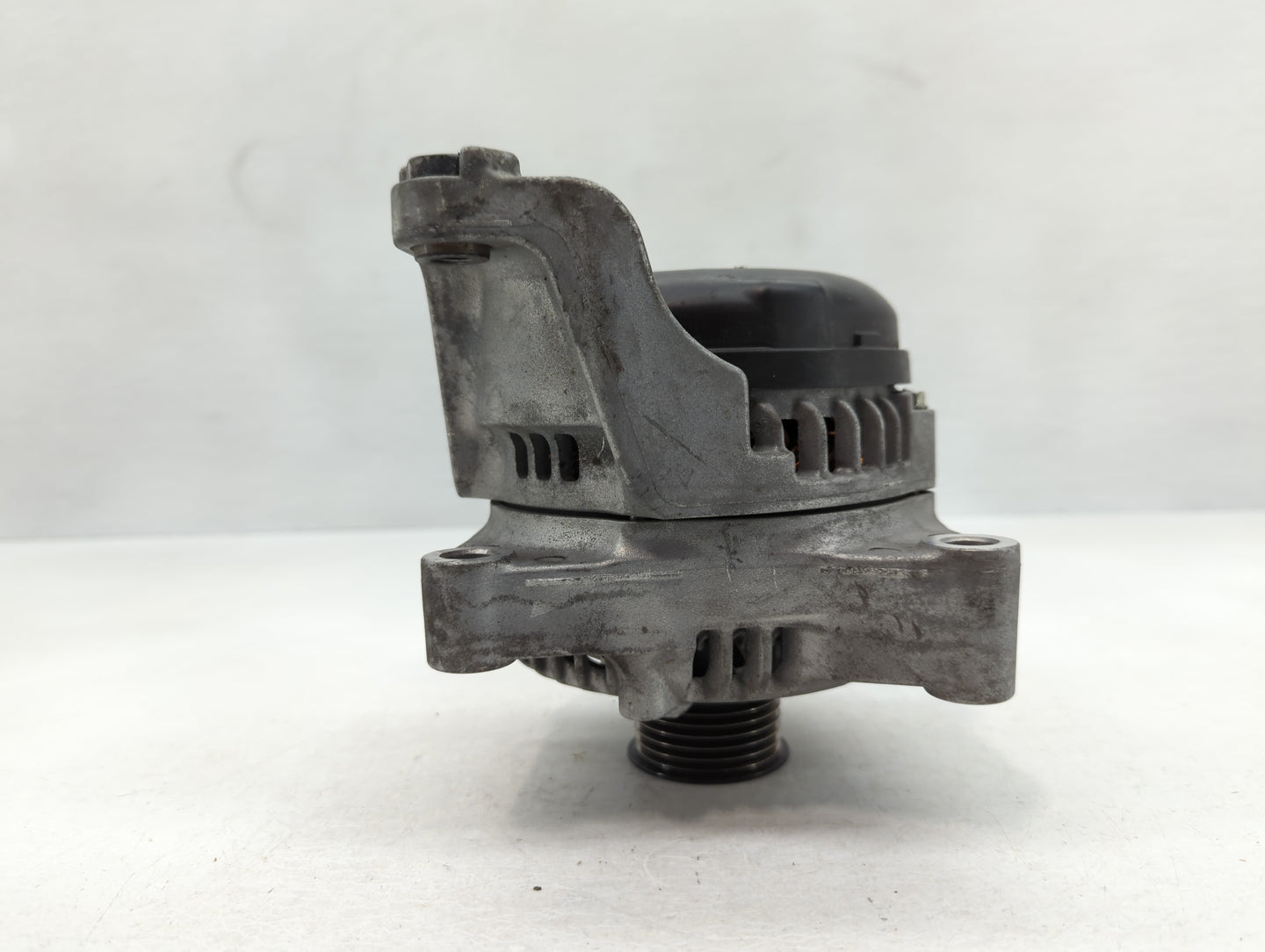 2016-2019 Mini Cooper Alternator Replacement Generator Charging Assembly Engine OEM P/N:7640131-05 104211-8183 Fits OEM Used