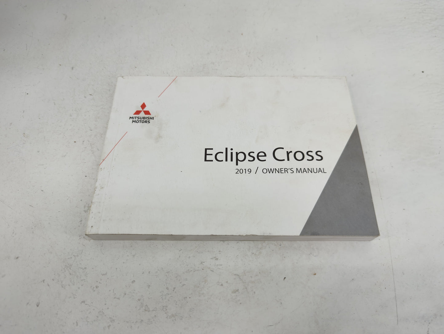 2019 Mitsubishi Eclipse Cross Owners Manual Book Guide P/N:9290J555 OEM Used Auto Parts - Oemusedautoparts1.com