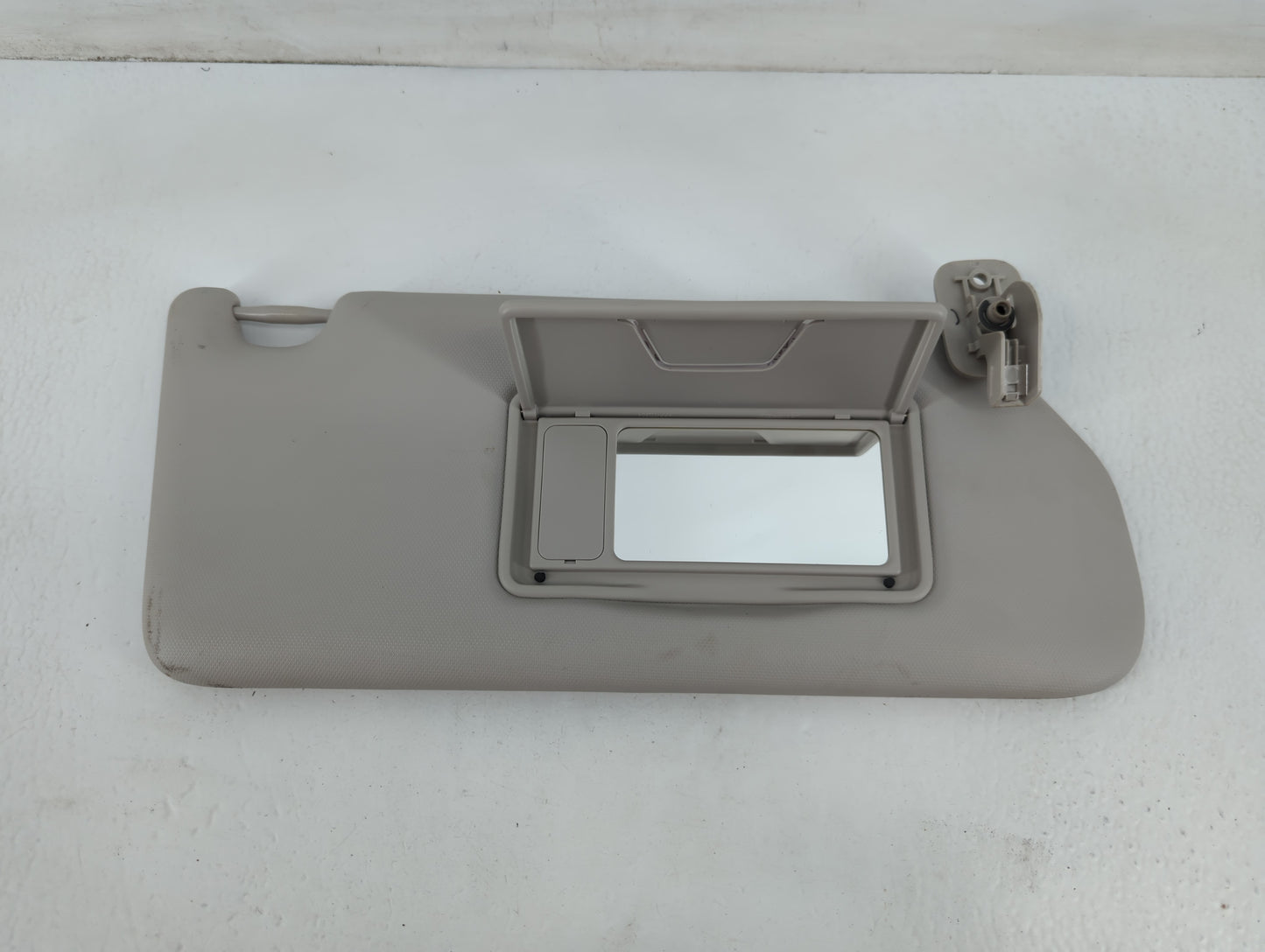 2018 Mitsubishi Eclipse Cross Sun Visor Shade Replacement Passenger Right Mirror Fits OEM Used Auto Parts - Oemusedautoparts