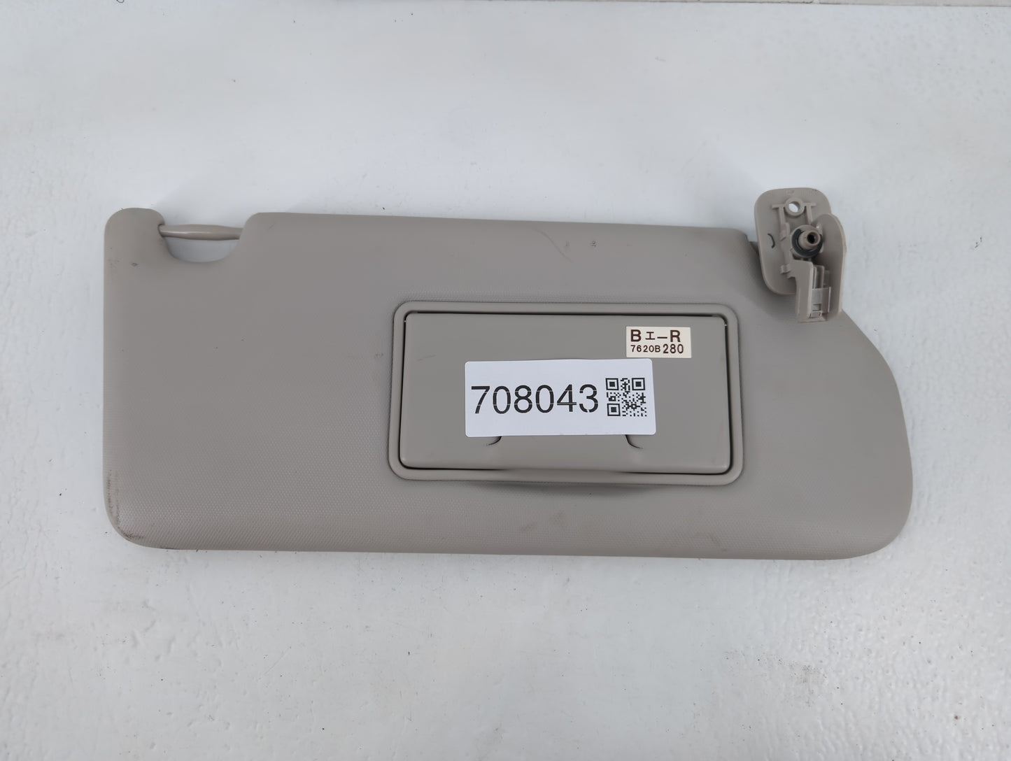 2018 Mitsubishi Eclipse Cross Sun Visor Shade Replacement Passenger Right Mirror Fits OEM Used Auto Parts - Oemusedautoparts