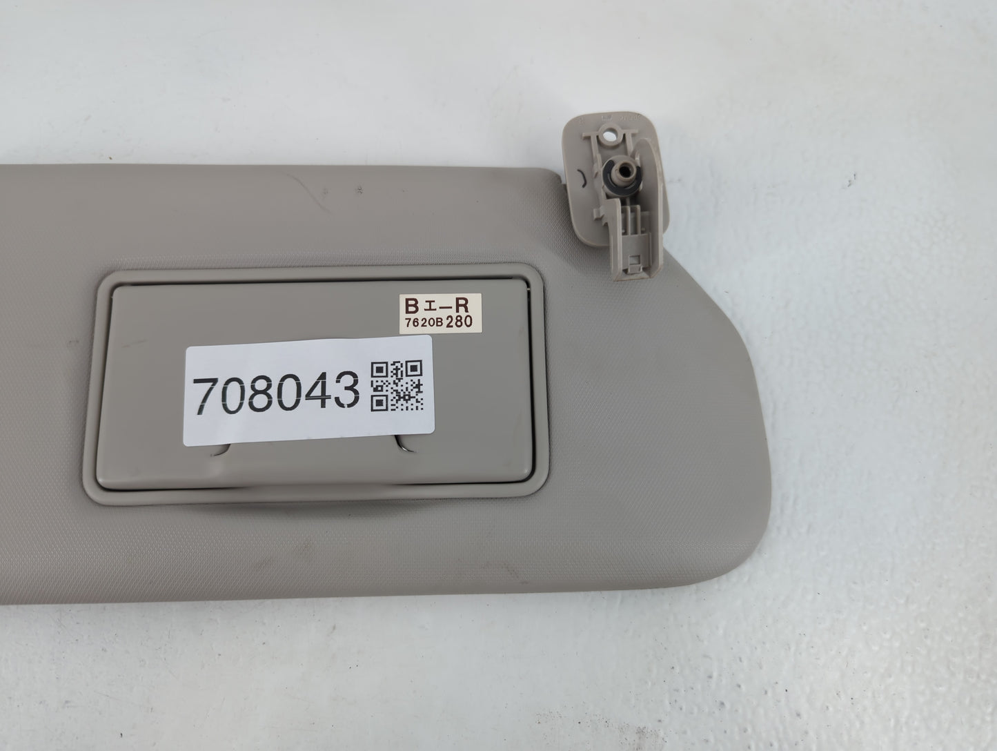 2018 Mitsubishi Eclipse Cross Sun Visor Shade Replacement Passenger Right Mirror Fits OEM Used Auto Parts - Oemusedautoparts