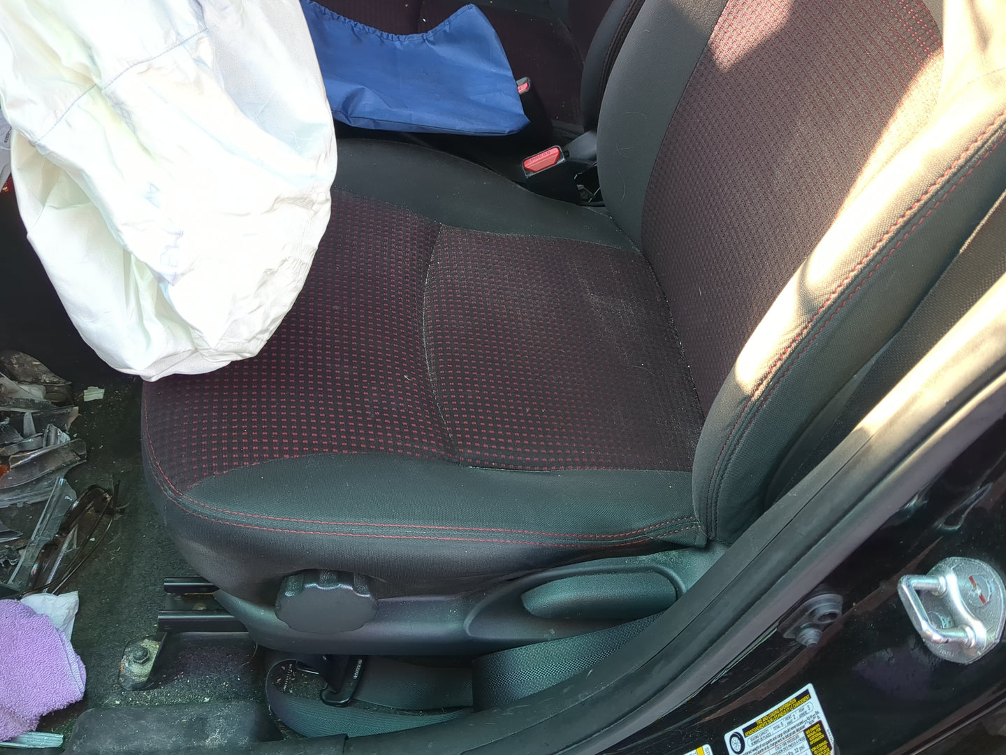 2014-2014 Mitsubishi Mirage Driver Front Seat Oem - Oemusedautoparts1.com