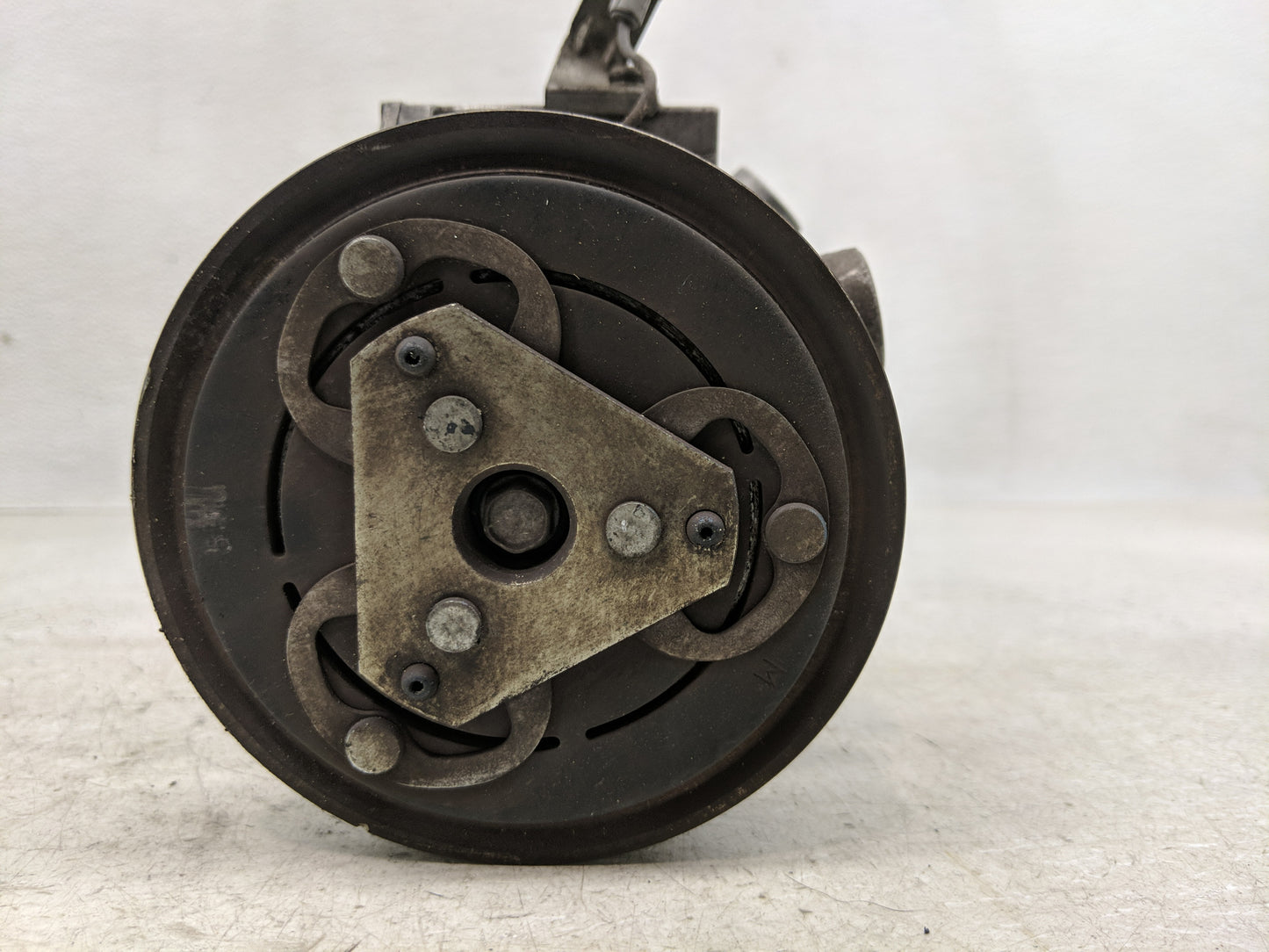 2014-2014 Mitsubishi Mirage Air Conditioning A/c Ac Compressor Oem - Oemusedautoparts1.com