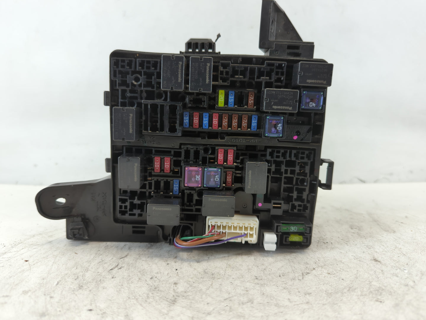 2014 Mitsubishi Mirage Fusebox Fuse Box Panel Relay Module P/N:7577 PP-TD10 Fits OEM Used Auto Parts - Oemusedautoparts1.com