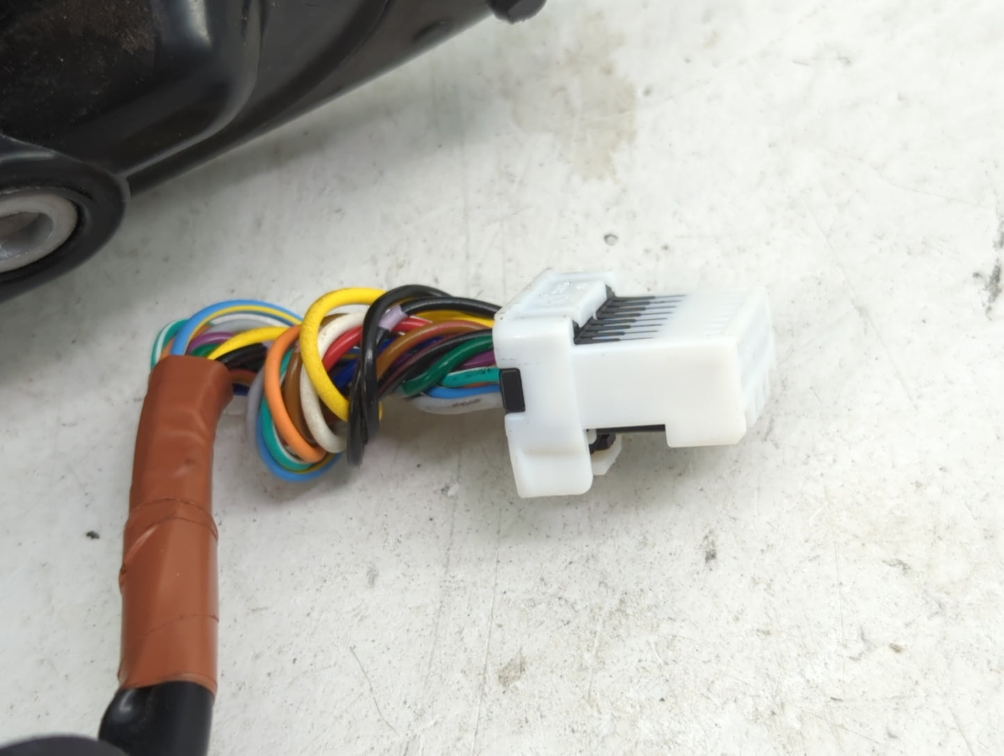 2019 Mitsubishi Outlander Driver Side View Mirror - Left Door Mirror OEM Used - Oemusedautoparts1.com
