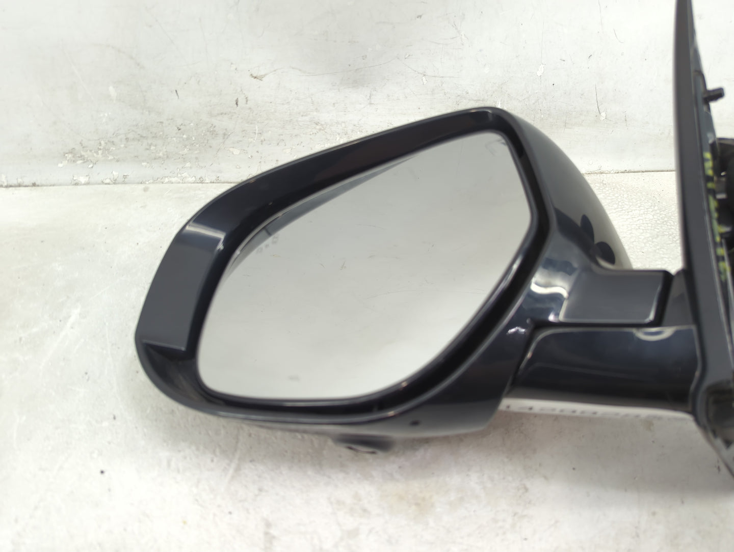 2019 Mitsubishi Outlander Driver Side View Mirror - Left Door Mirror OEM Used - Oemusedautoparts1.com