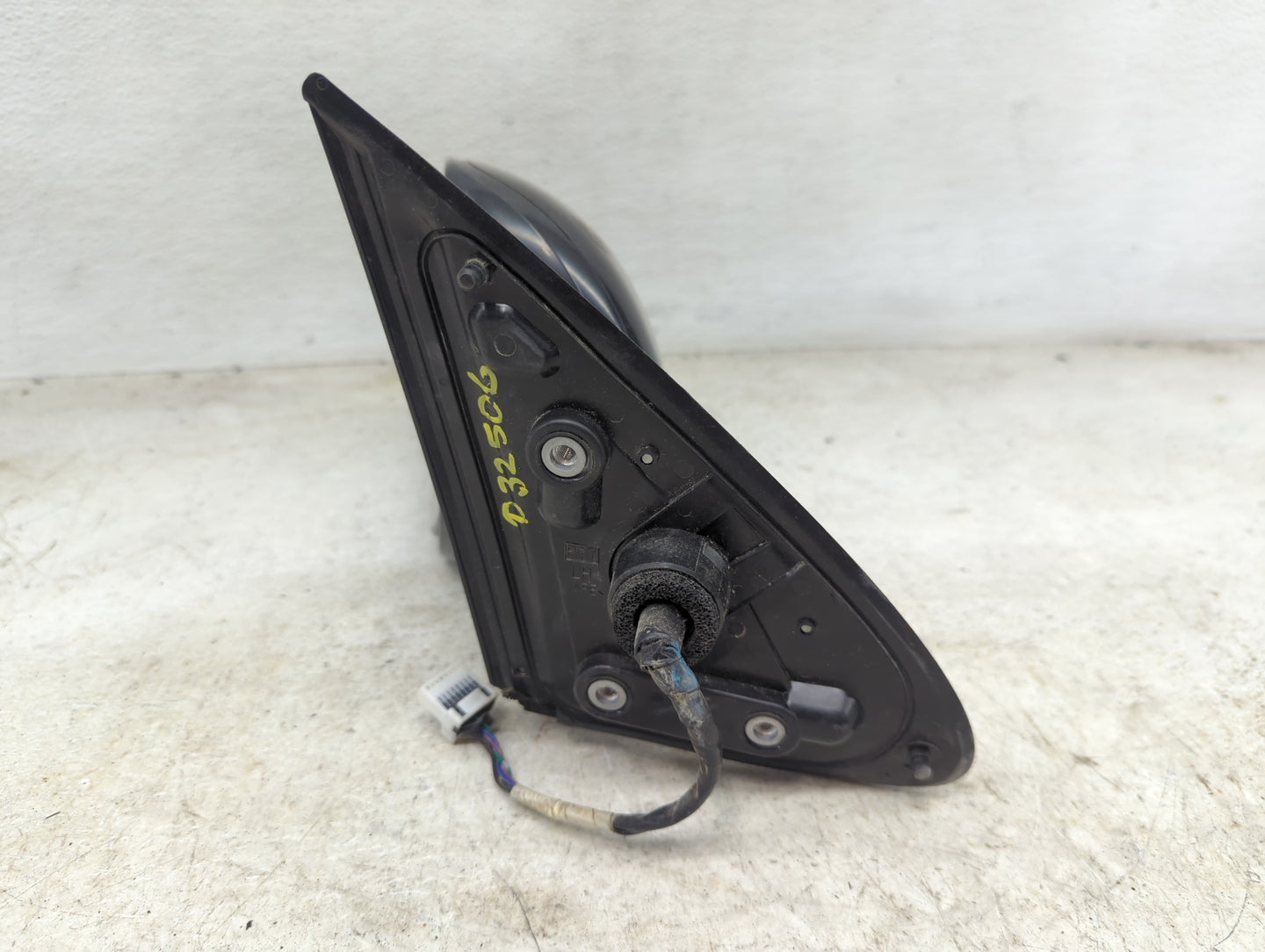 2019 Mitsubishi Outlander Driver Side View Mirror - Left Door Mirror OEM Used - Oemusedautoparts1.com