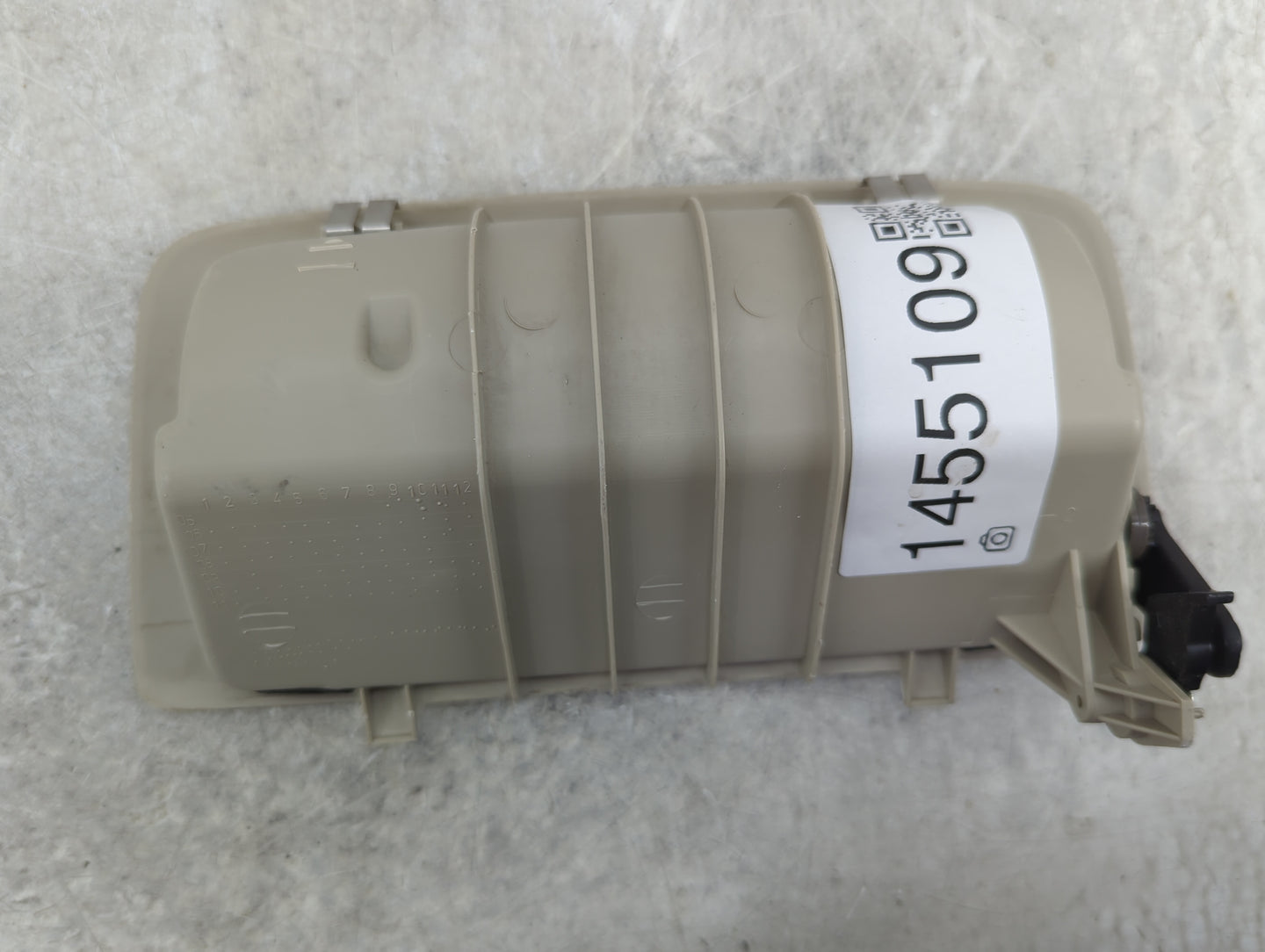 2019 Mitsubishi Outlander Overhead Roof Console - Oemusedautoparts1.com