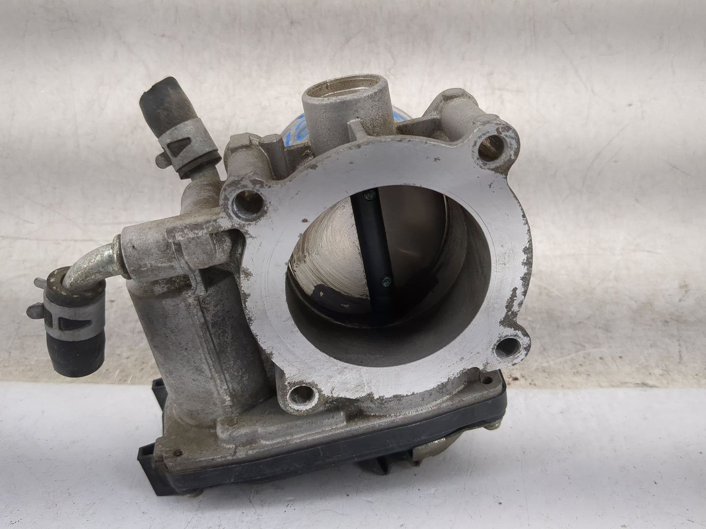 2013-2017 Mitsubishi Outlander Throttle Body Fits Fits 2013 2014 2015 2016 2017 OEM Used Auto Parts - Oemusedautoparts1.com