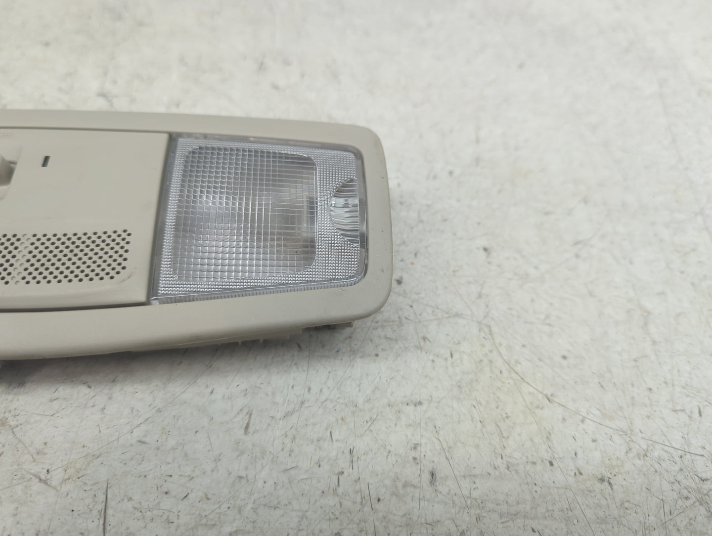 2019 Mitsubishi Outlander Overhead Roof Console Tan - Oemusedautoparts1.com
