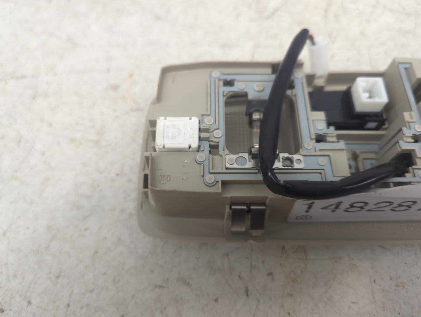 2019 Mitsubishi Outlander Overhead Roof Console Tan - Oemusedautoparts1.com