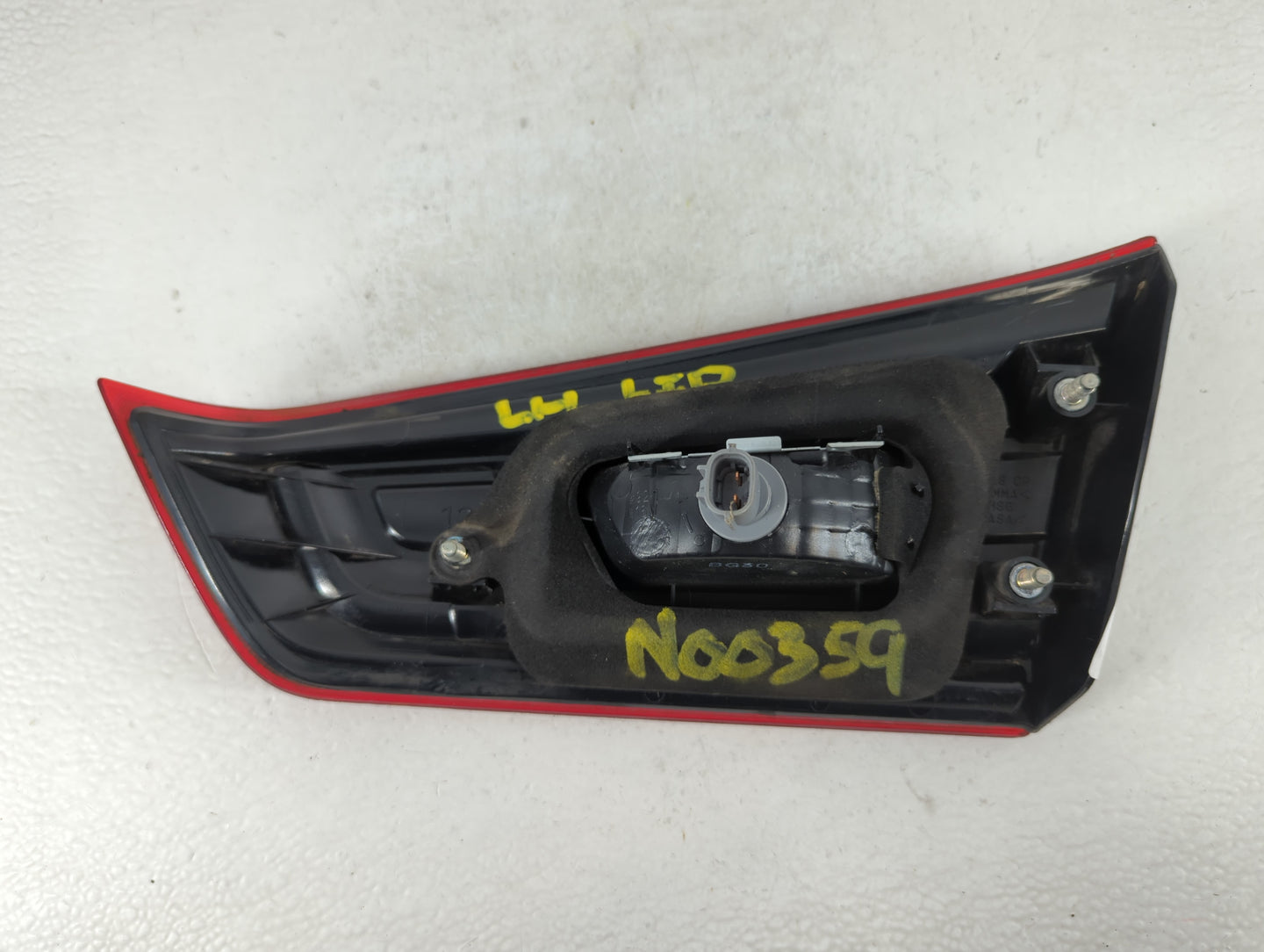 2016 Mitsubishi Outlander Tail Light Assembly Driver Left OEM Fits OEM Used Auto Parts - Oemusedautoparts1.com