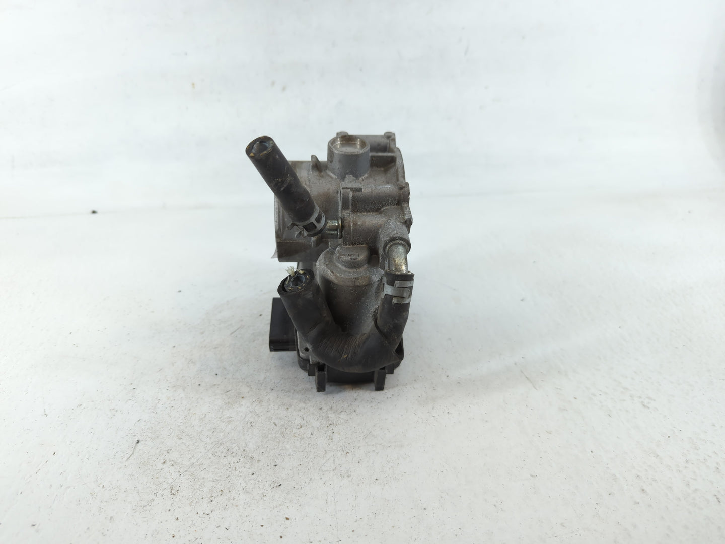 2013-2017 Mitsubishi Outlander Throttle Body Fits Fits 2013 2014 2015 2016 2017 OEM Used Auto Parts - Oemusedautoparts1.com