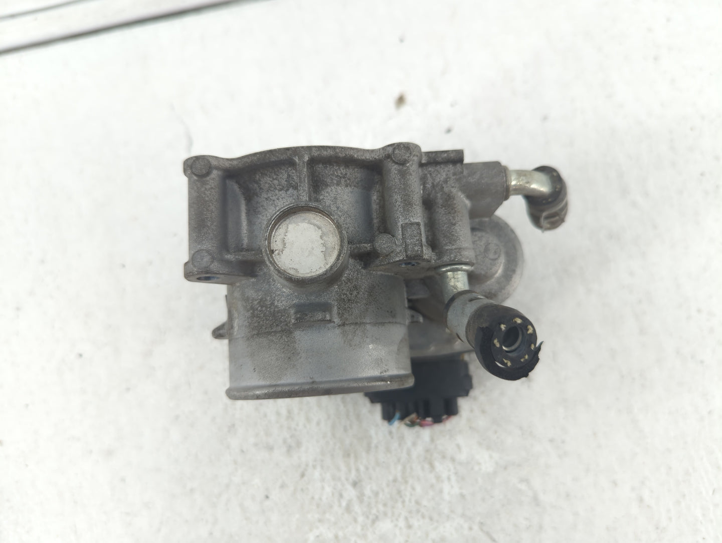 2019 Mitsubishi Outlander Sport Throttle Body P/N:57021 B Fits OEM Used Auto Parts - Oemusedautoparts1.com